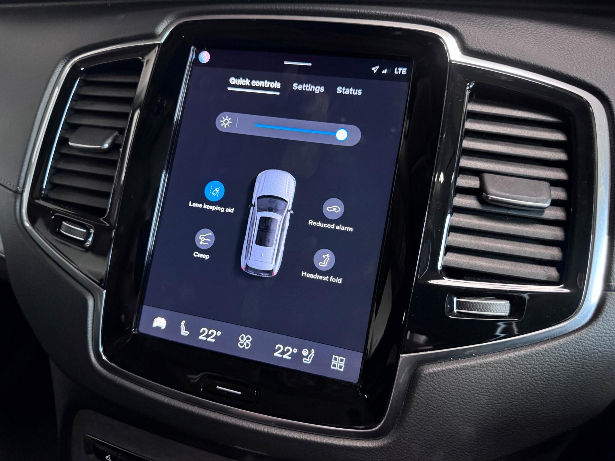Volvo XC90 view 49