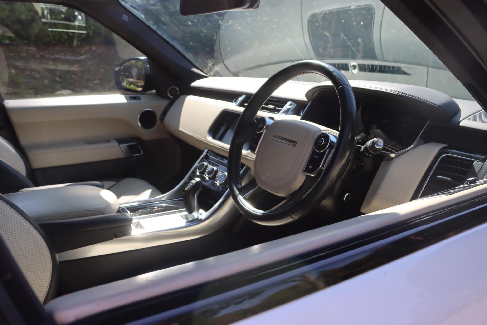Land Rover Range Rover Sport view 6