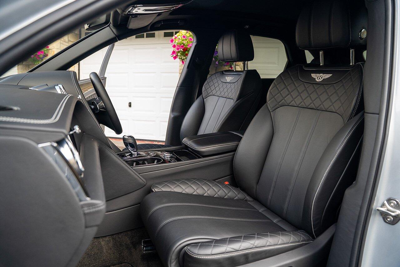 Bentley Bentayga view 79
