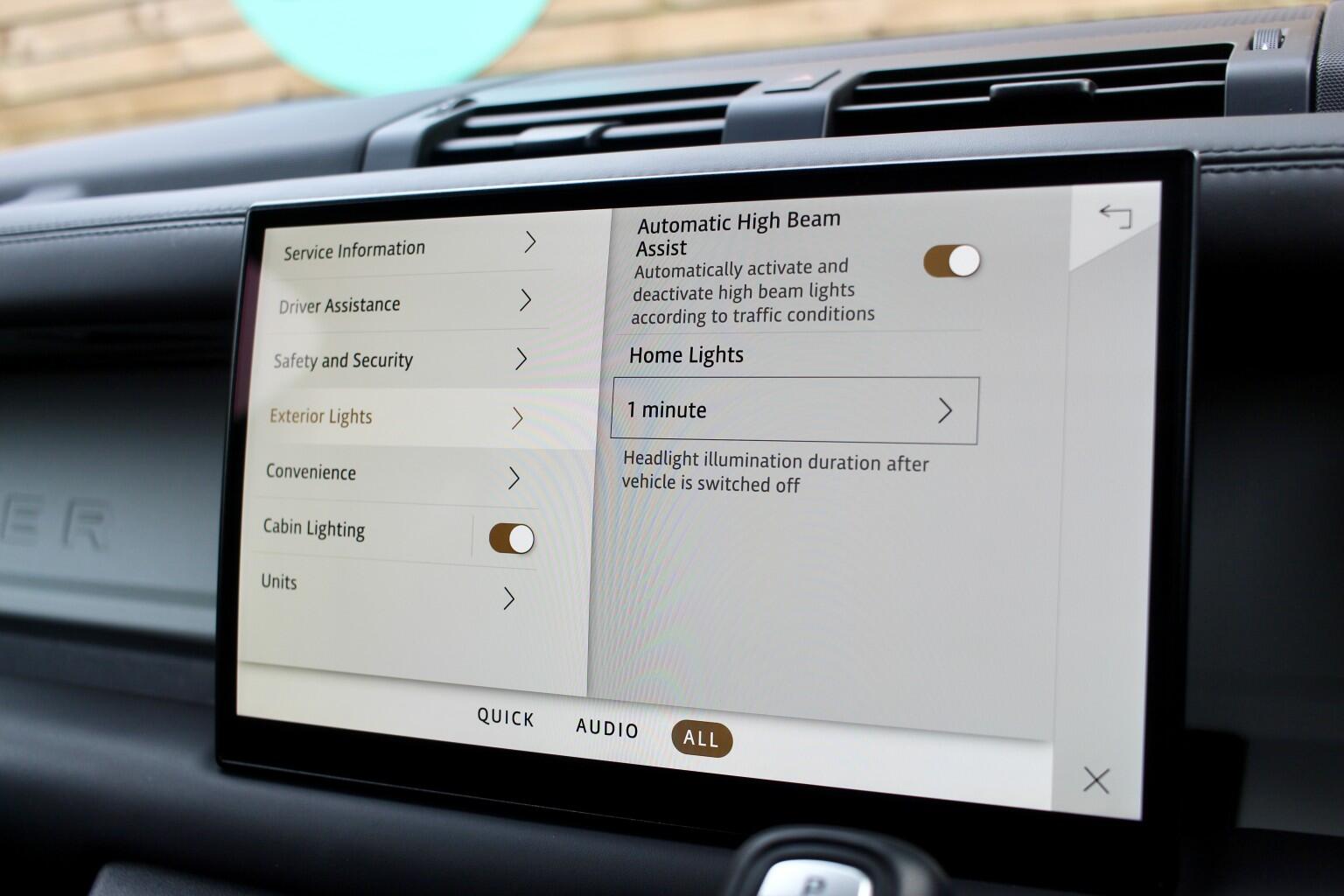 Land Rover Defender view 29
