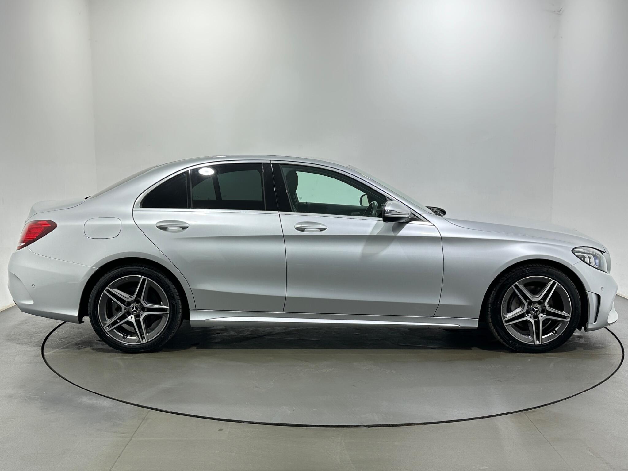 Mercedes-Benz C-Class view 9