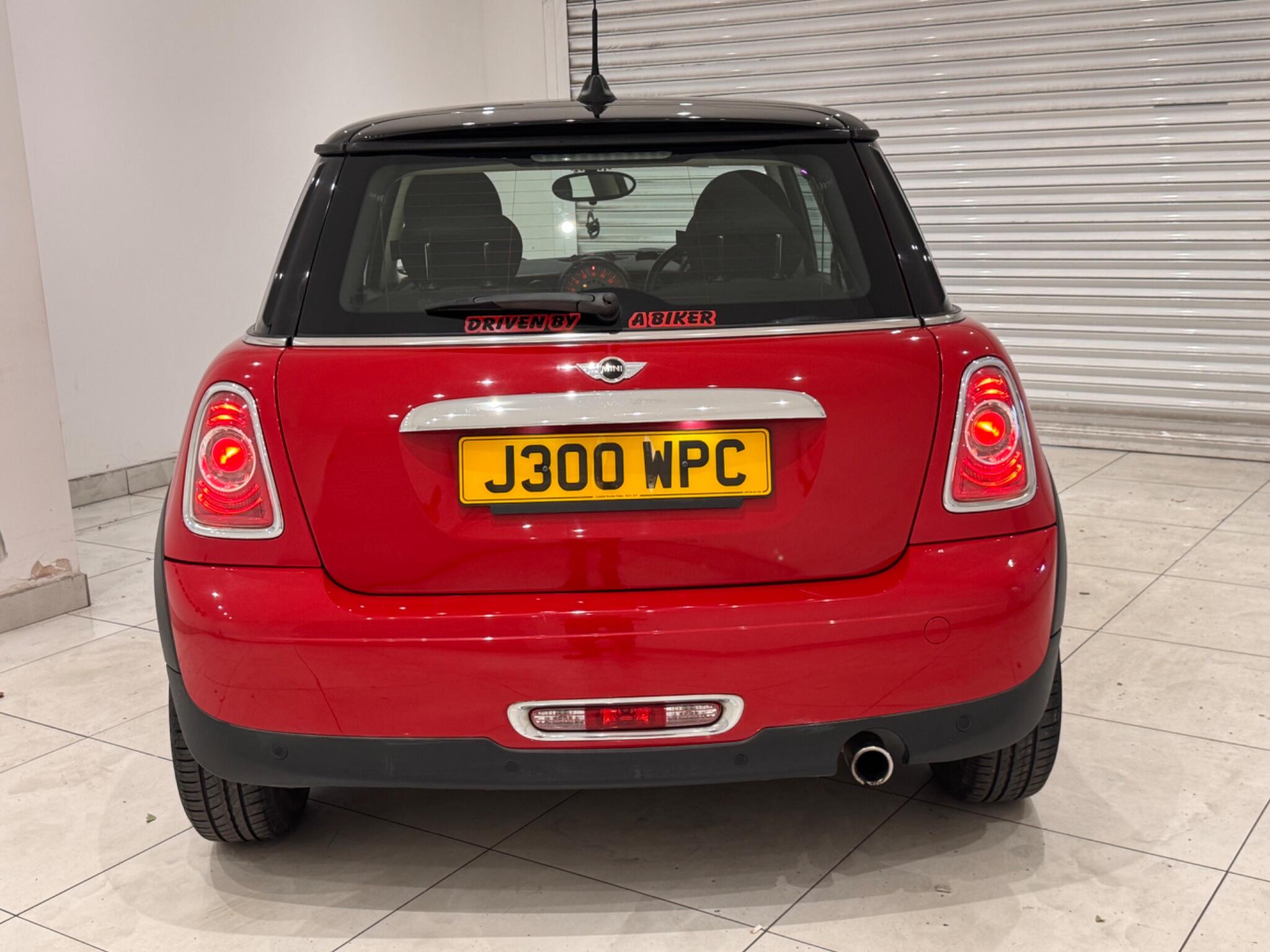 Mini Hatch view 7