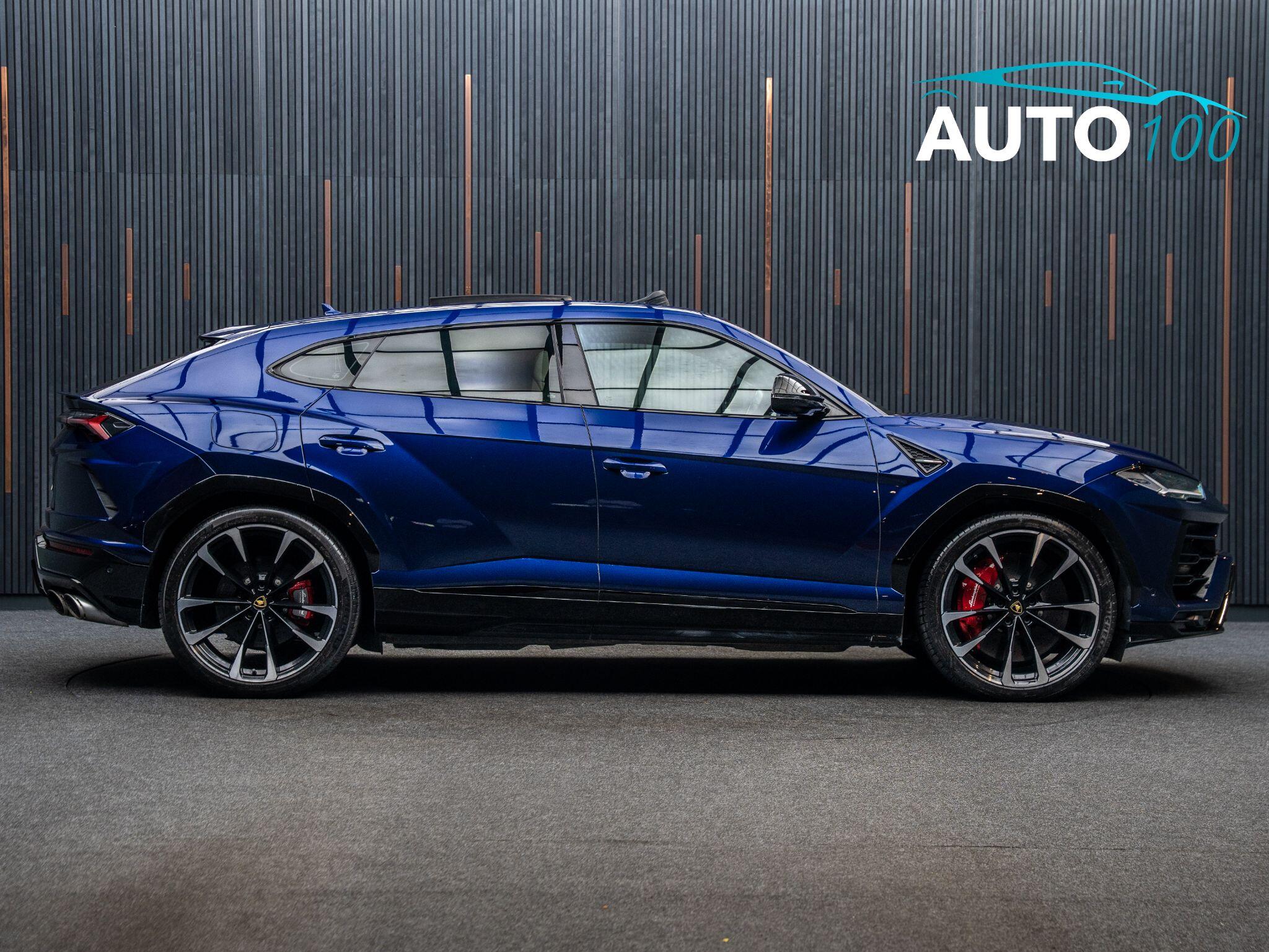 Lamborghini Urus view 17
