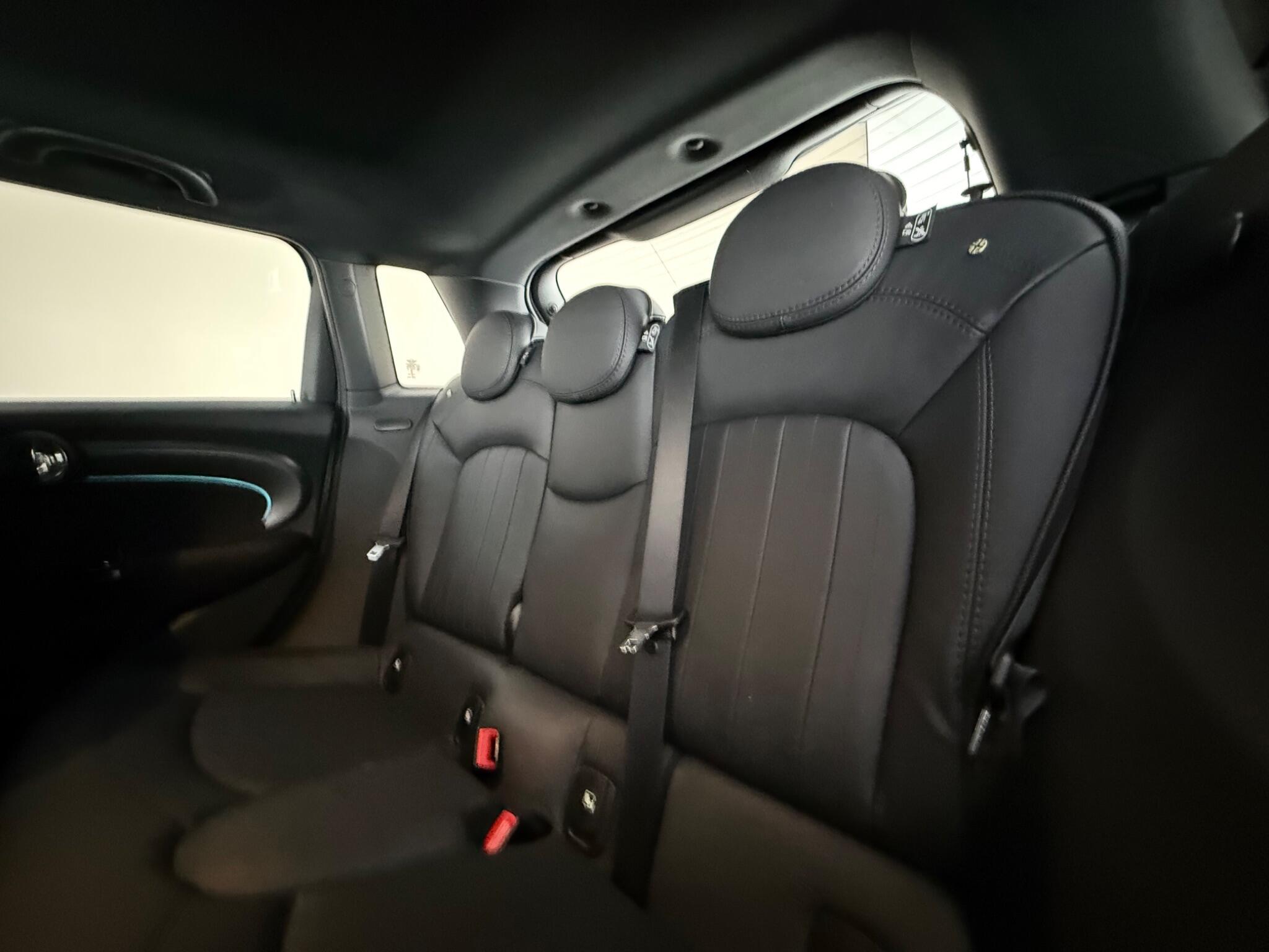 Mini Hatch view 29