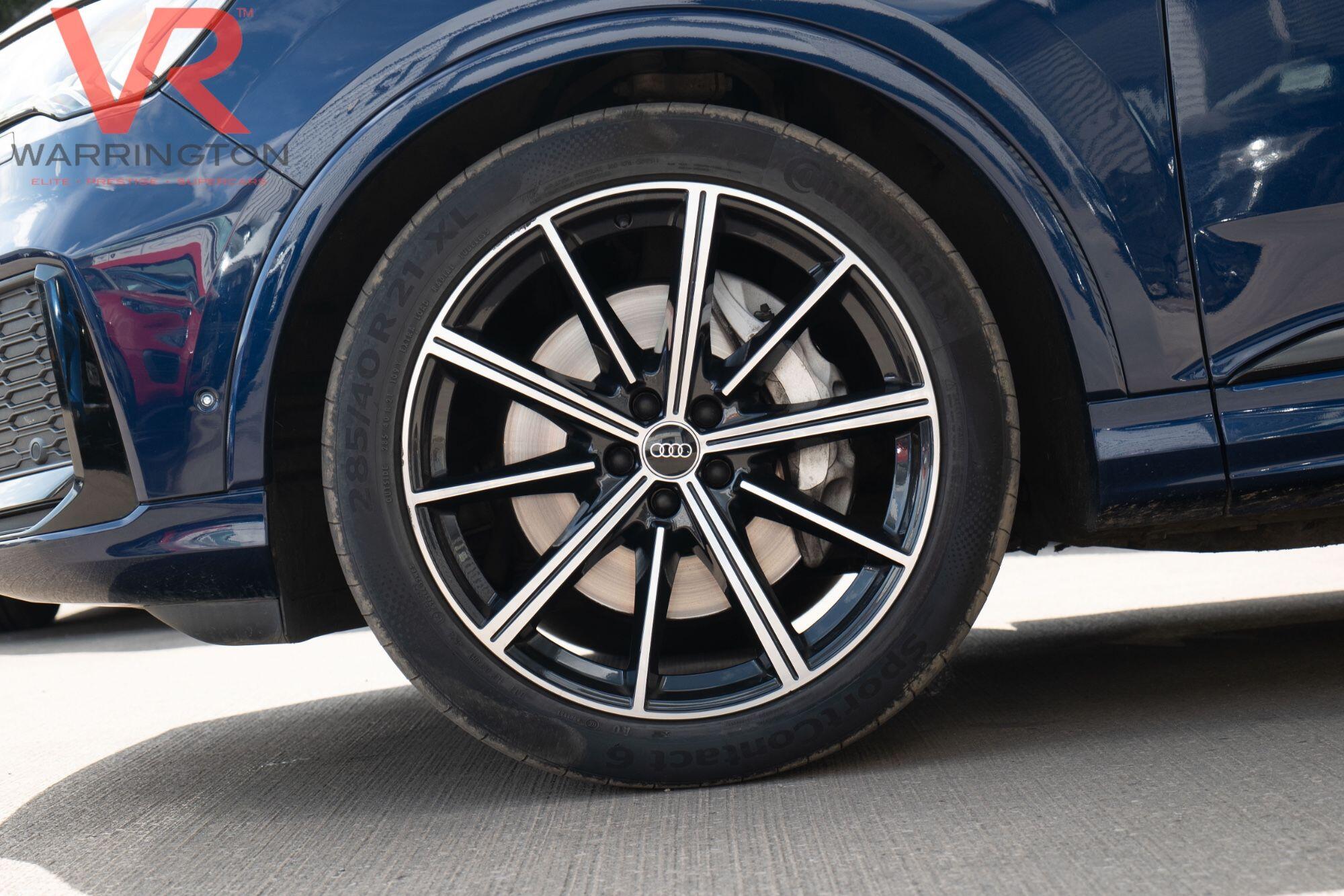 Audi Q7 view 40