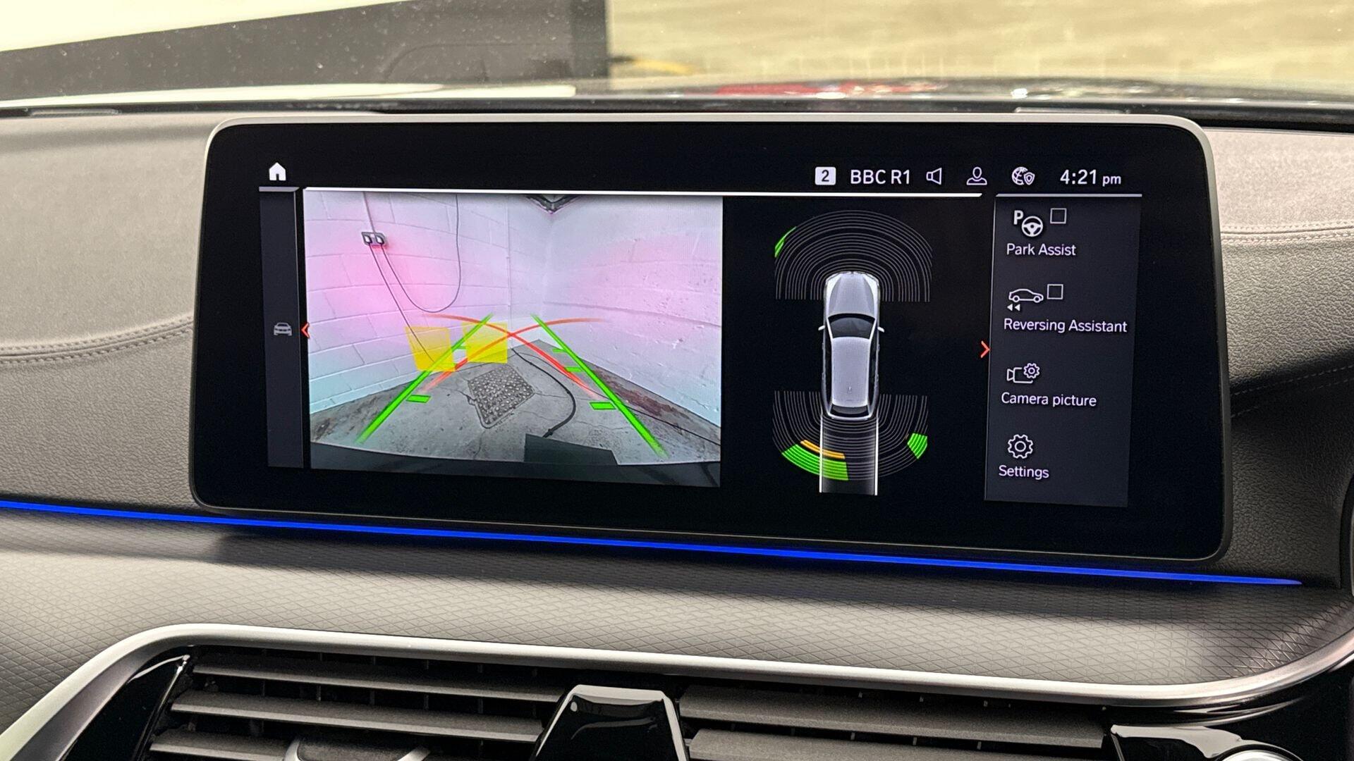 BMW 5 Series view 29