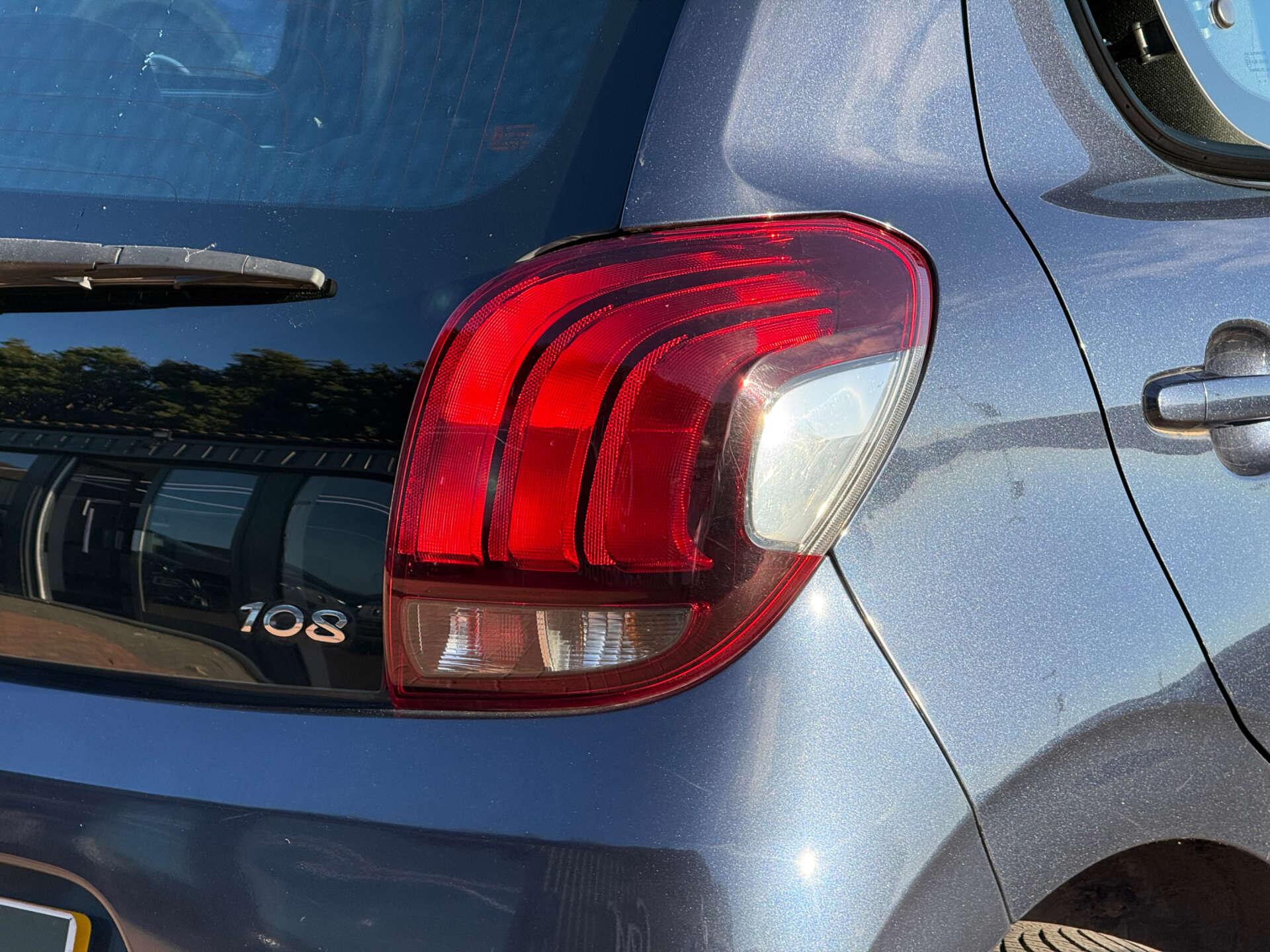 Peugeot 108 view 22