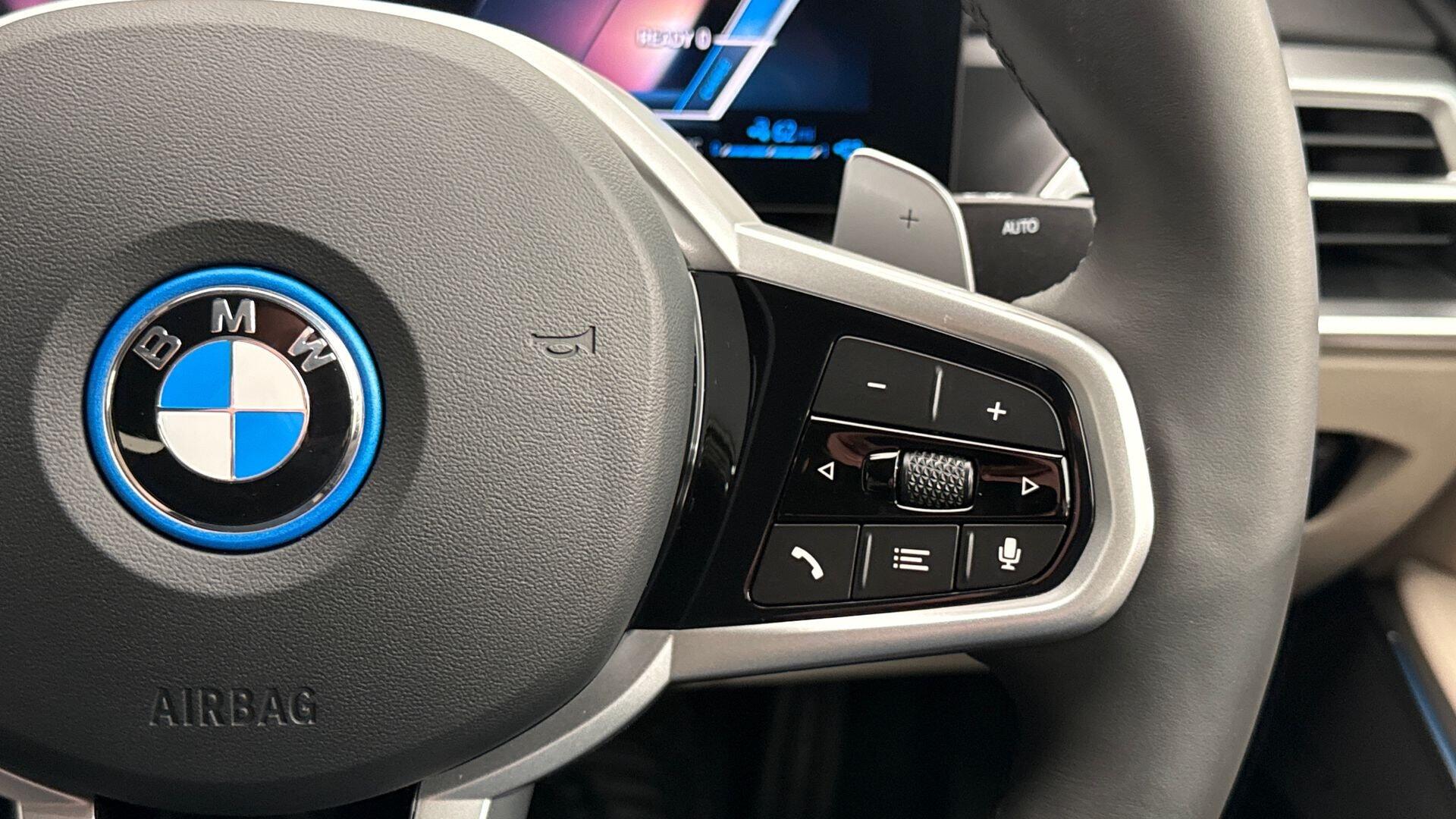 BMW 3 Series view 19