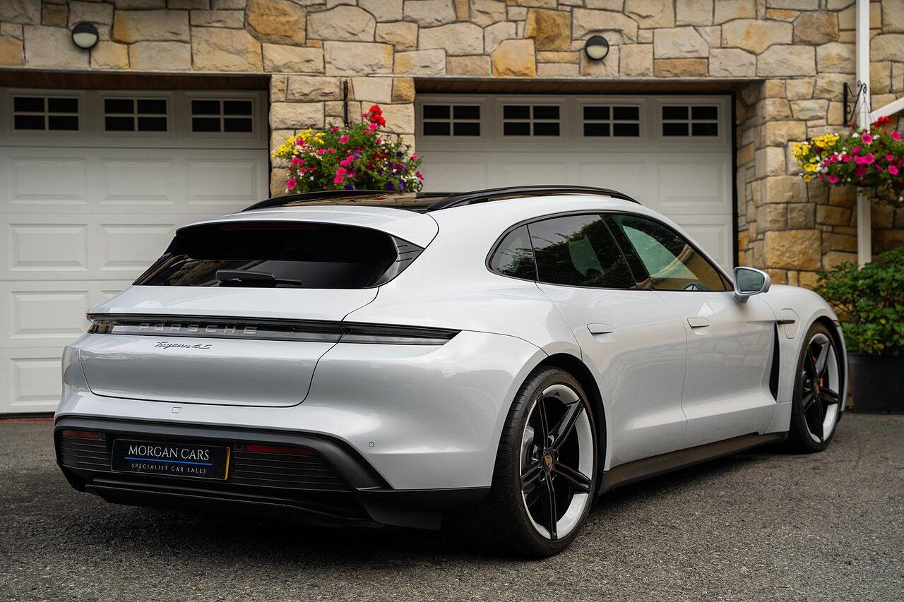Porsche Taycan view 14