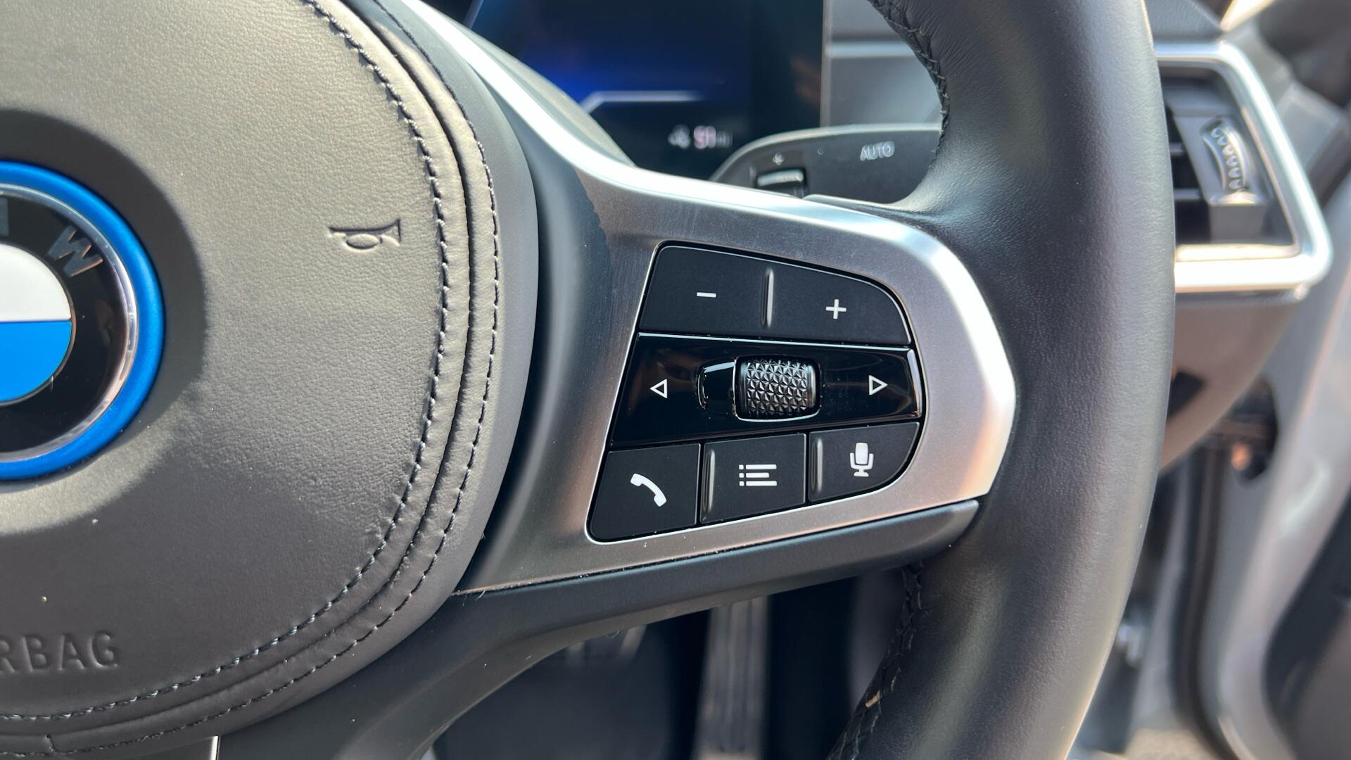 BMW I4 view 18