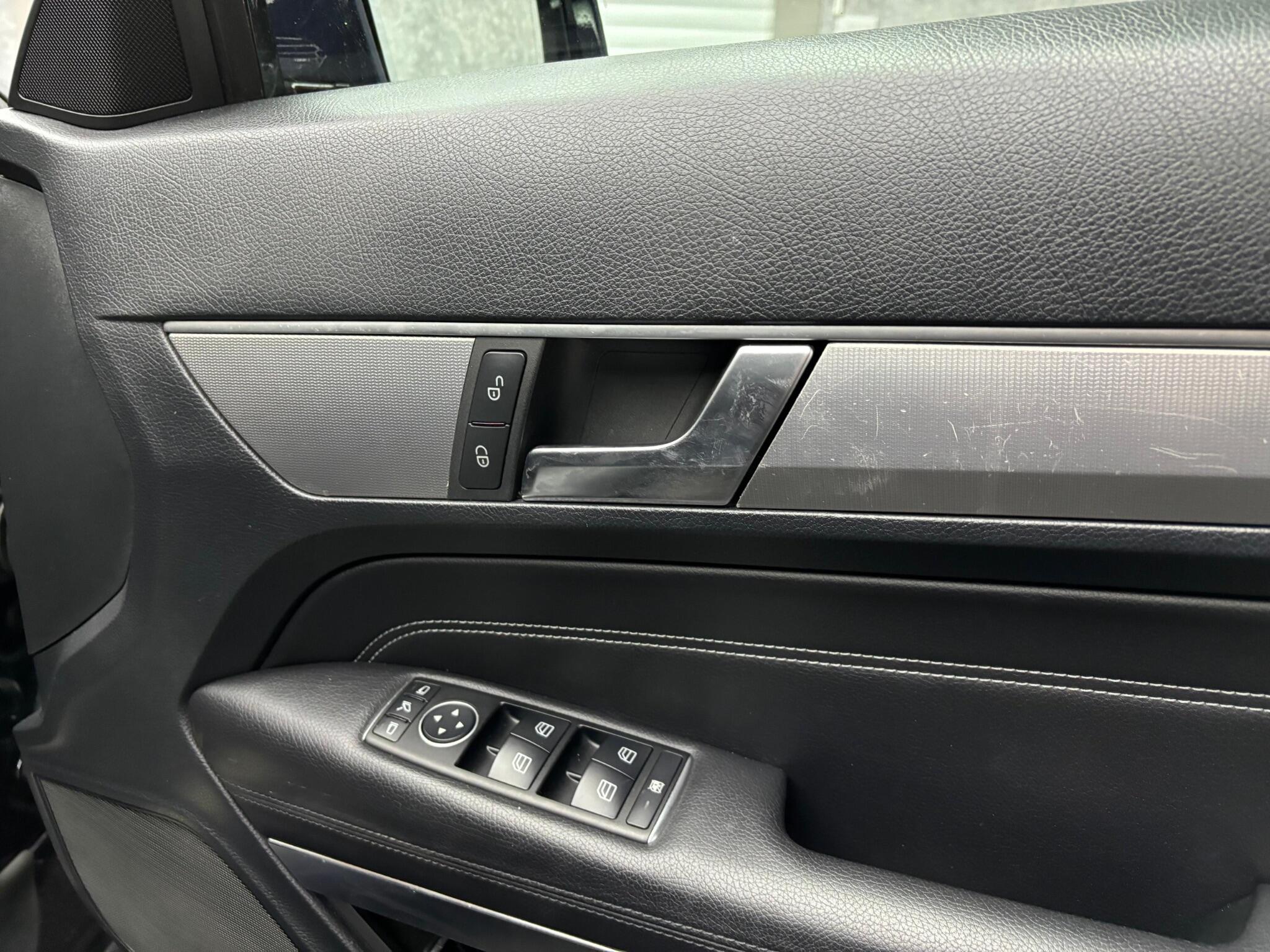 Mercedes-Benz E Class view 21