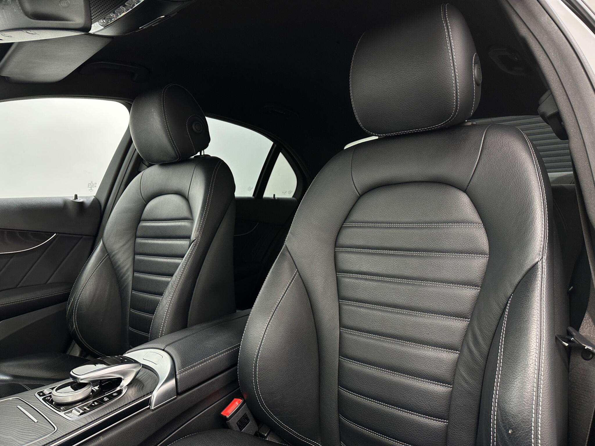 Mercedes-Benz C-Class view 38