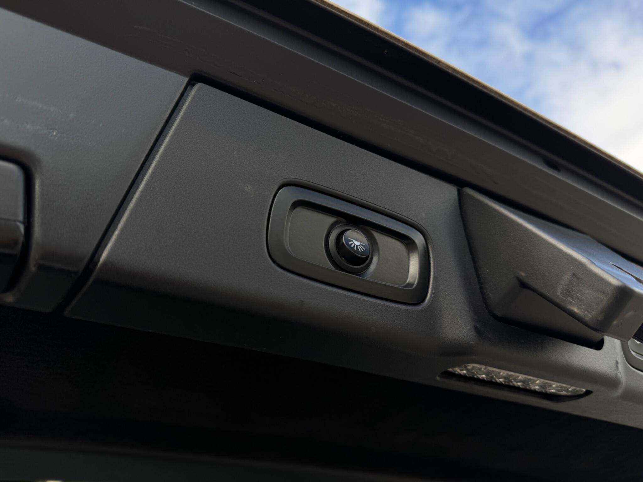 Volvo V90 Cross Country view 24
