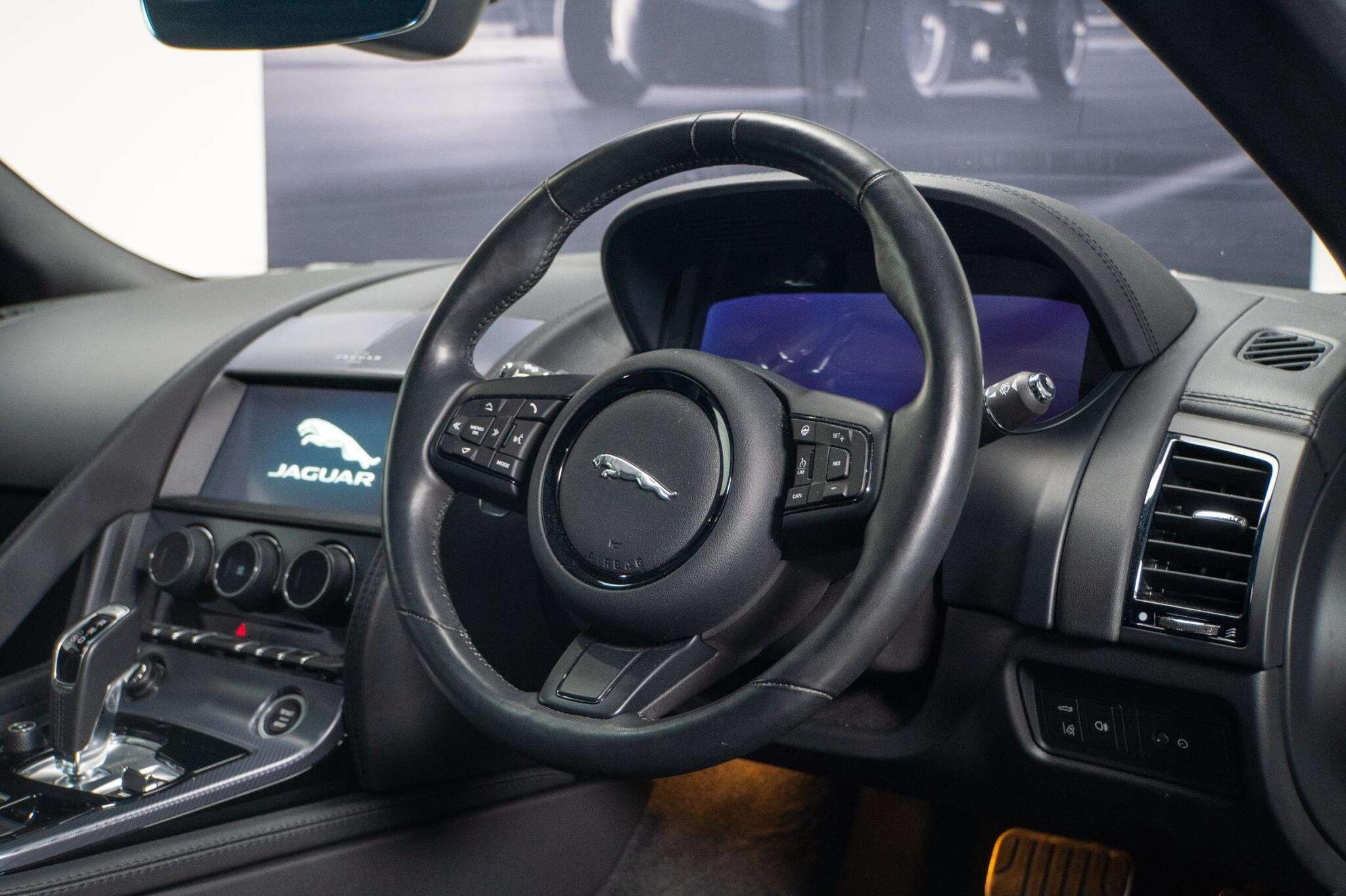 Jaguar F-Type view 10