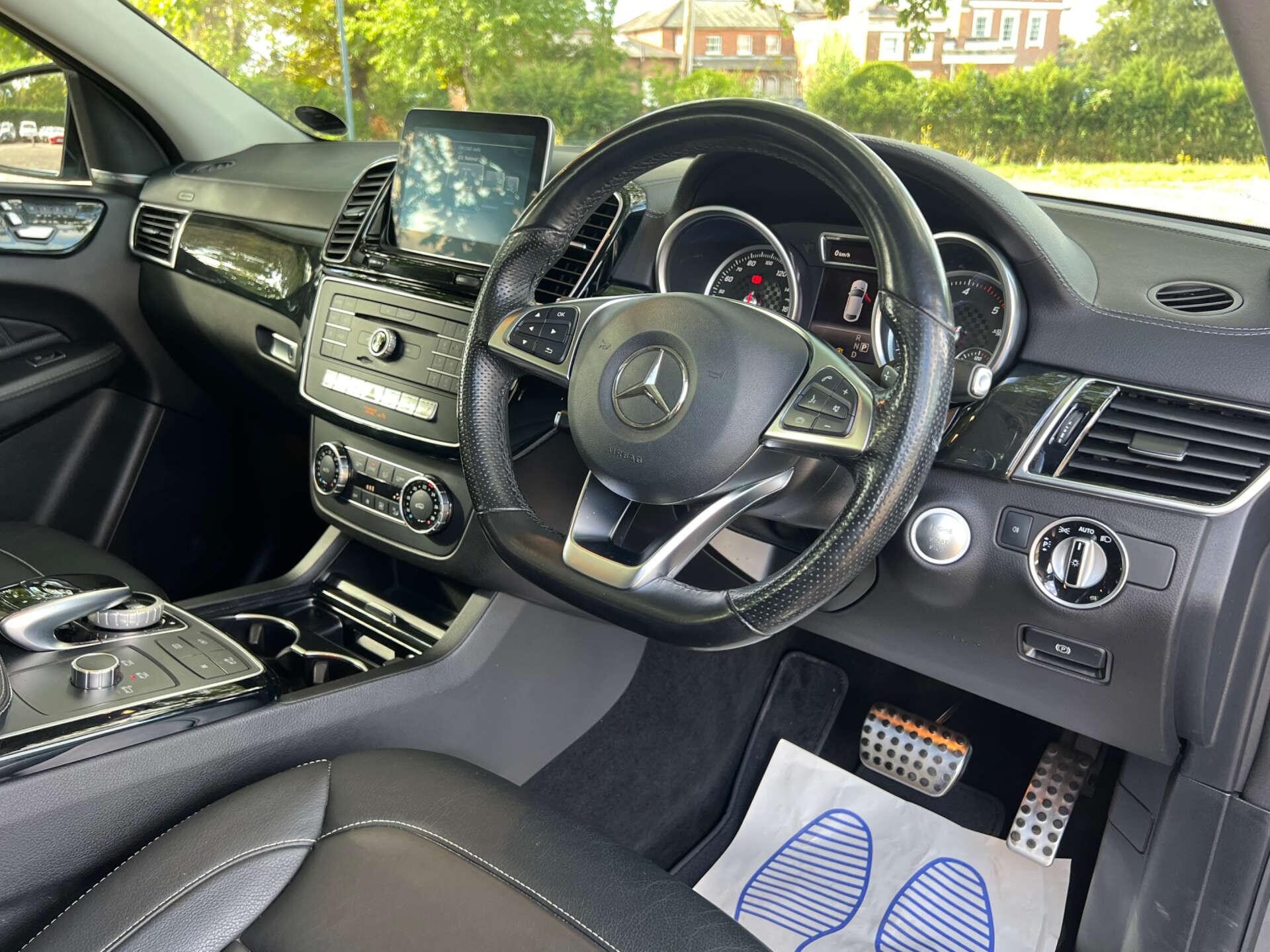 Mercedes-Benz GLE view 31