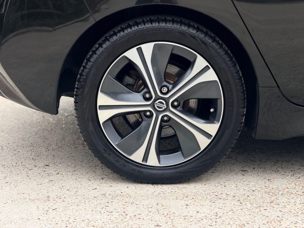 Nissan Leaf view 12
