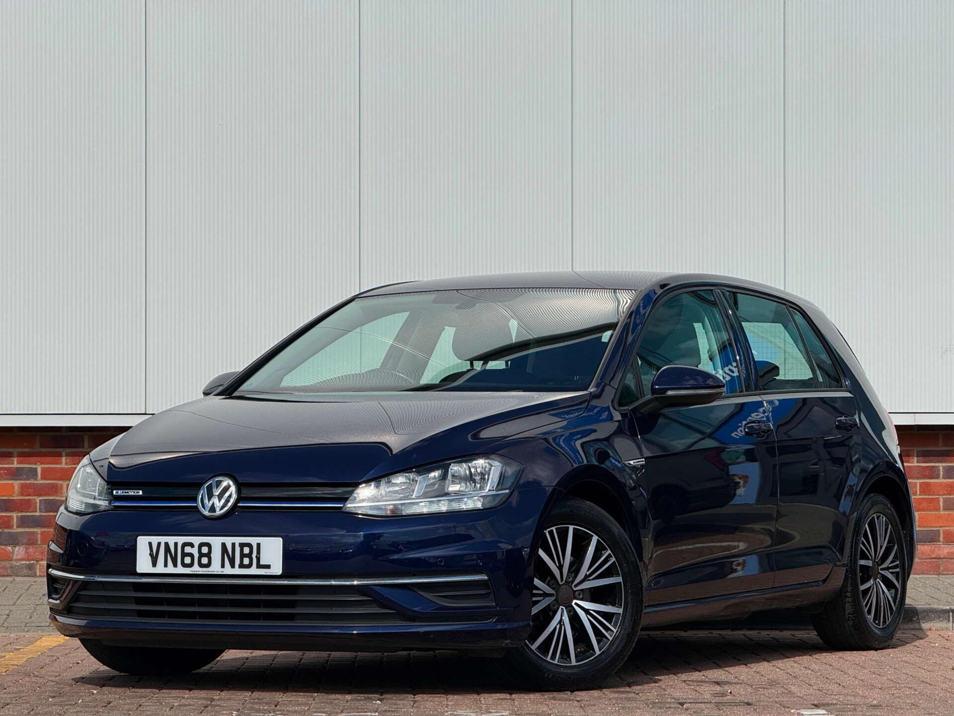 Volkswagen Golf view 3