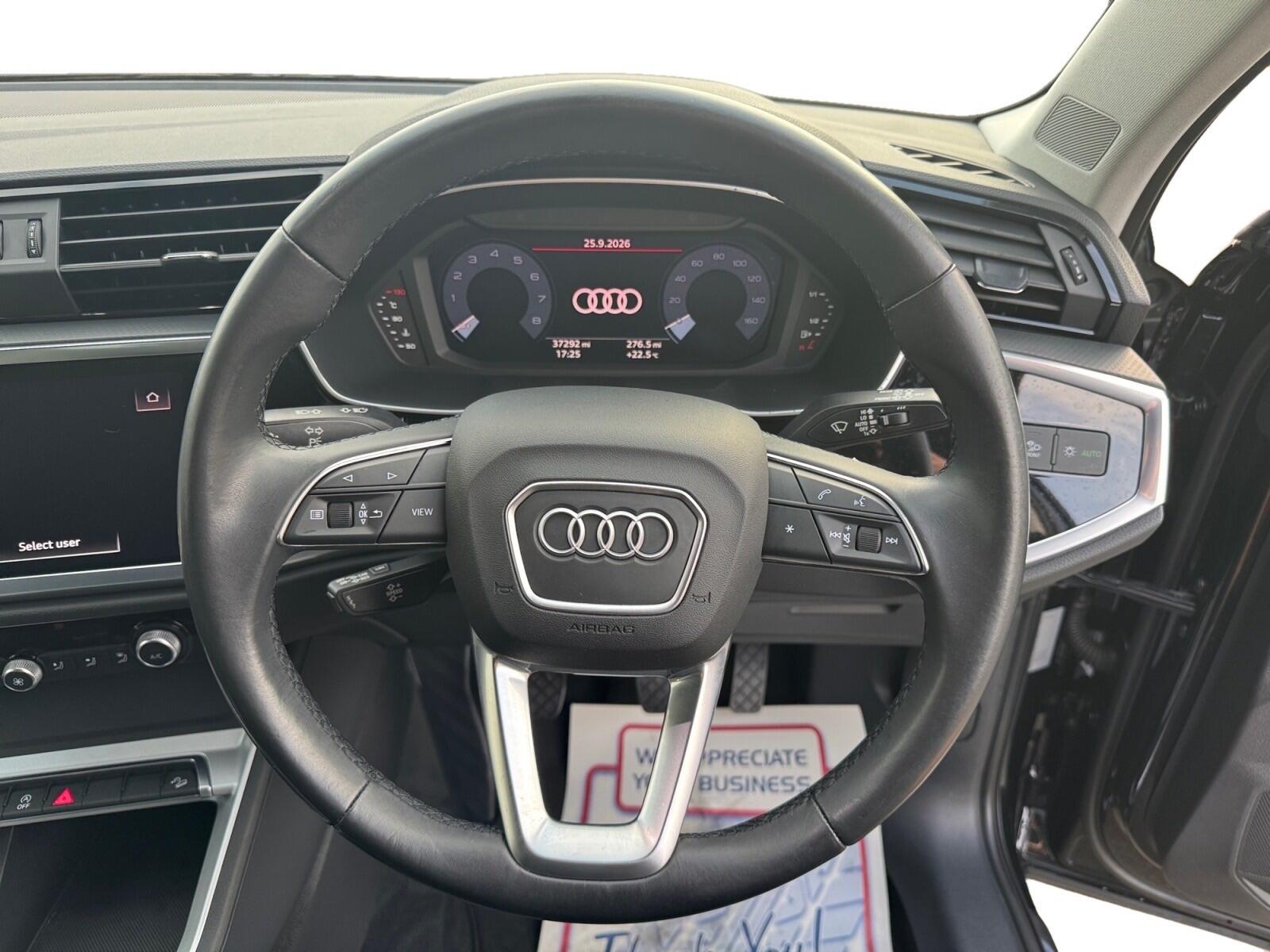Audi Q3 view 25