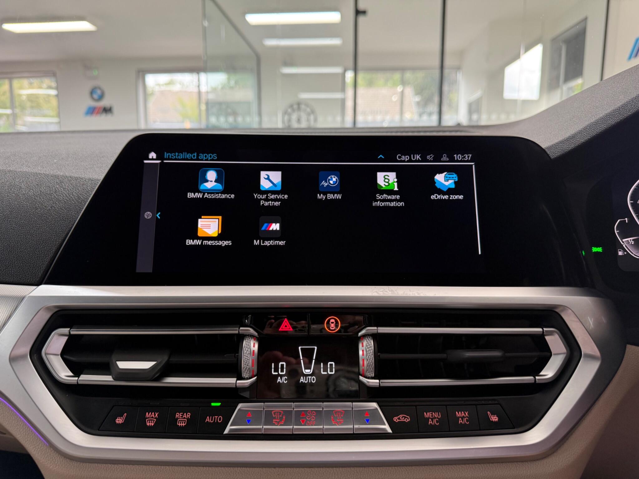 BMW 3 Series view 22