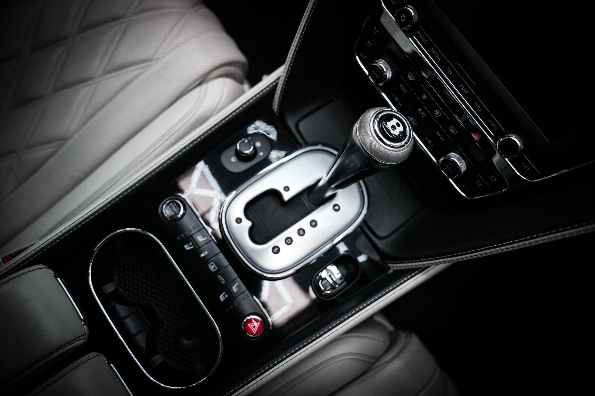 Bentley Flying Spur view 5