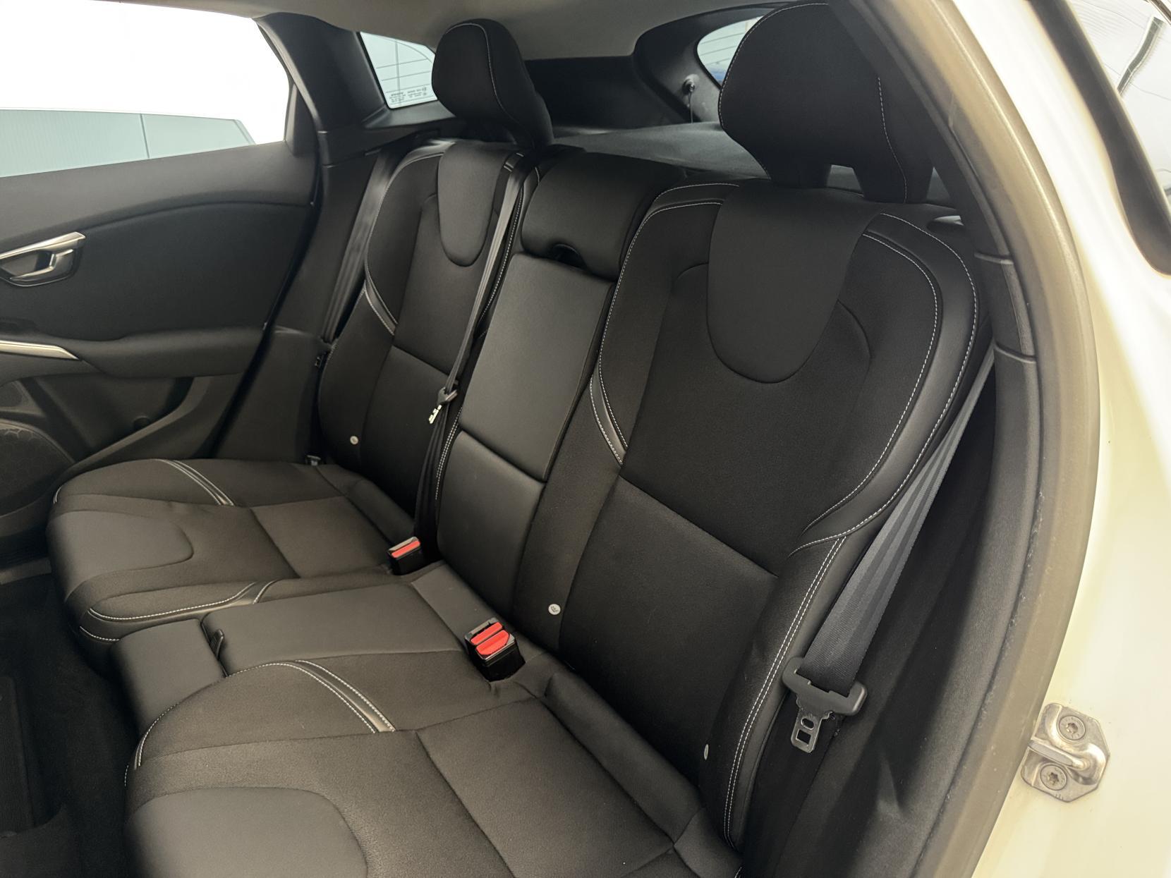 Volvo V40 view 59