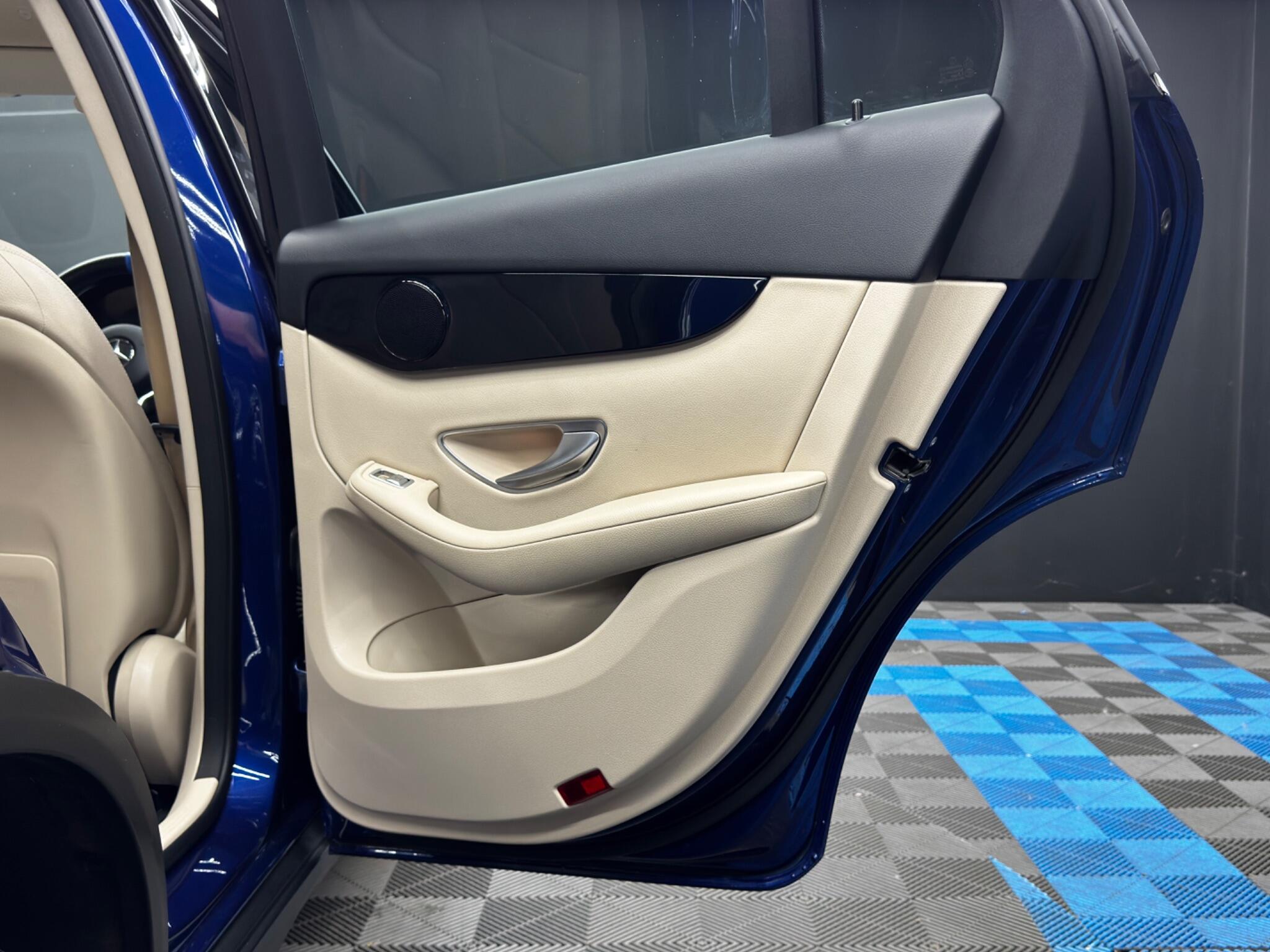 Mercedes-Benz GLC view 40