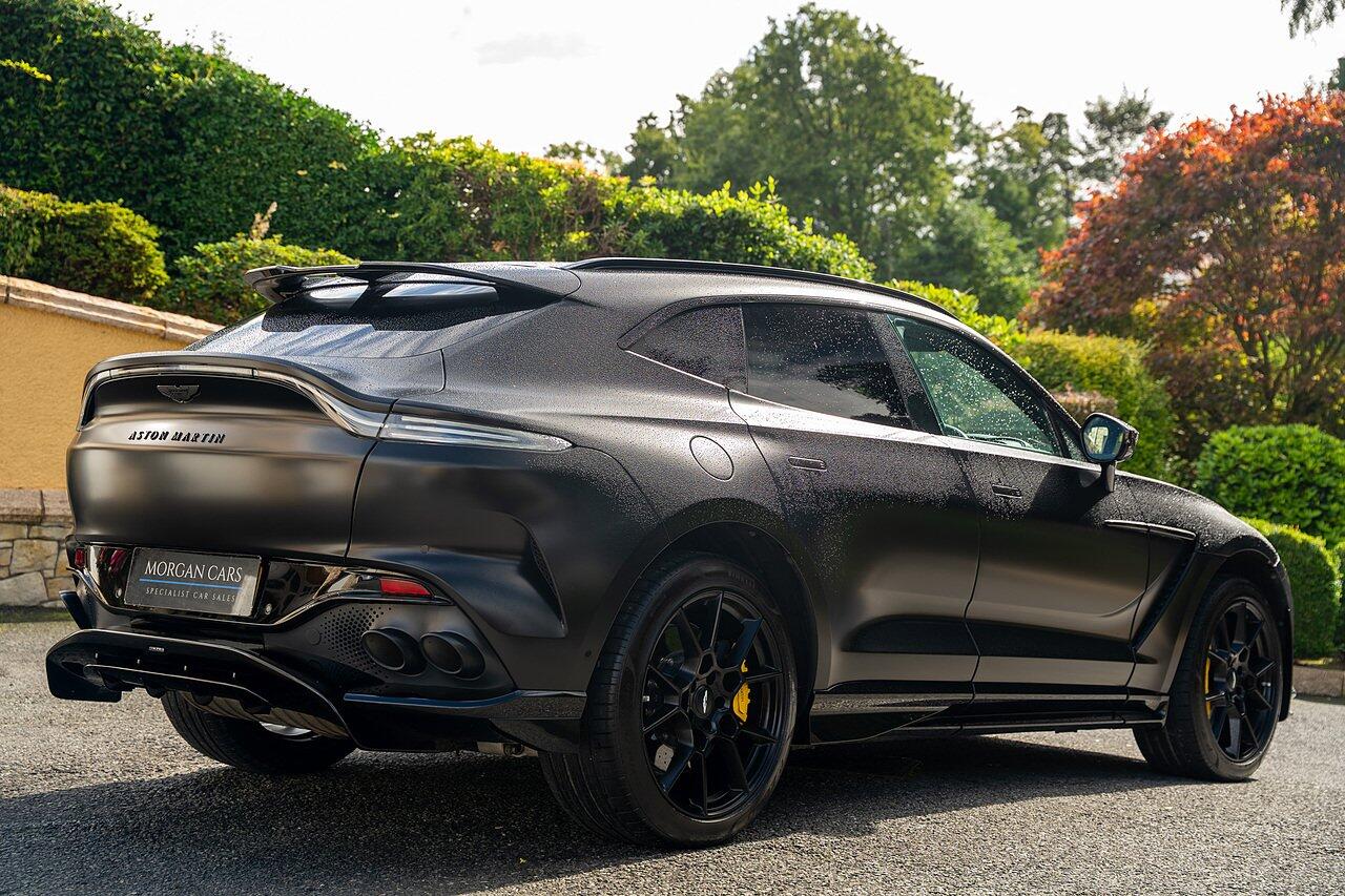 Aston Martin DBX view 103