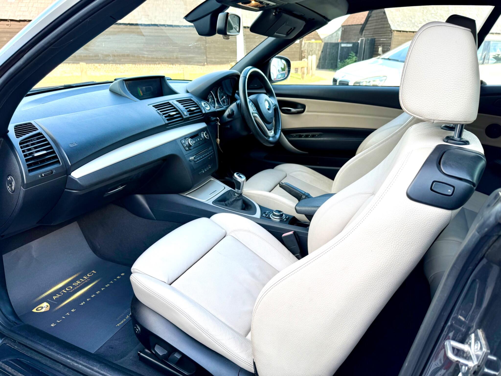2012 BMW 1 Series image 31