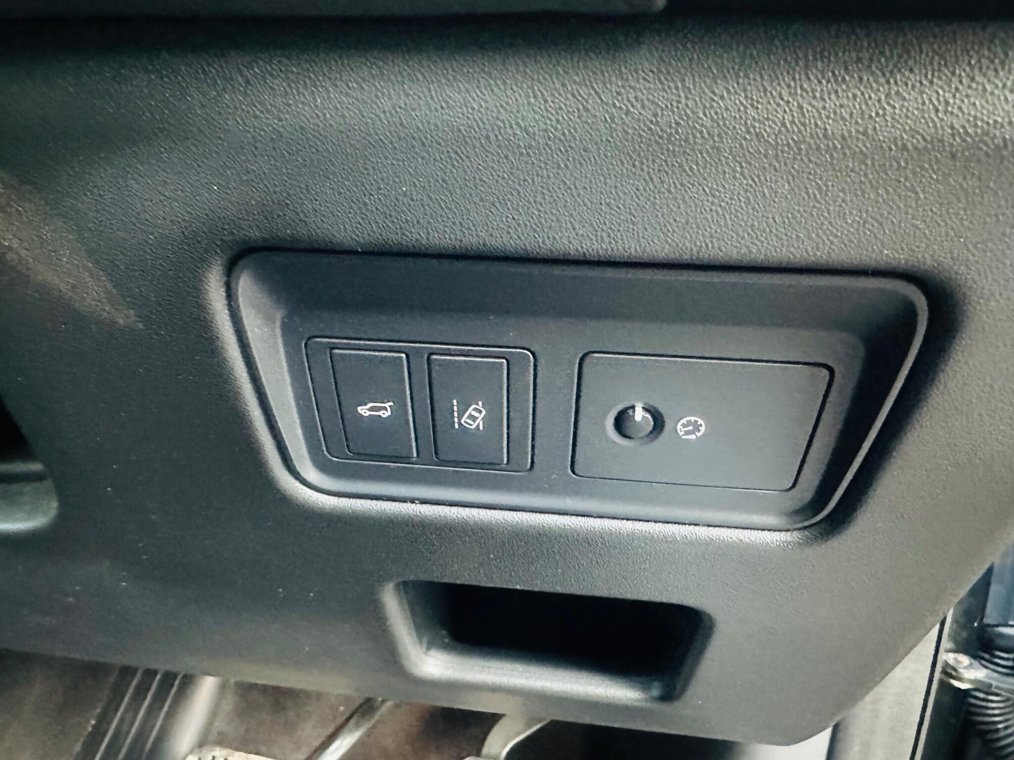 Land Rover Discovery view 27