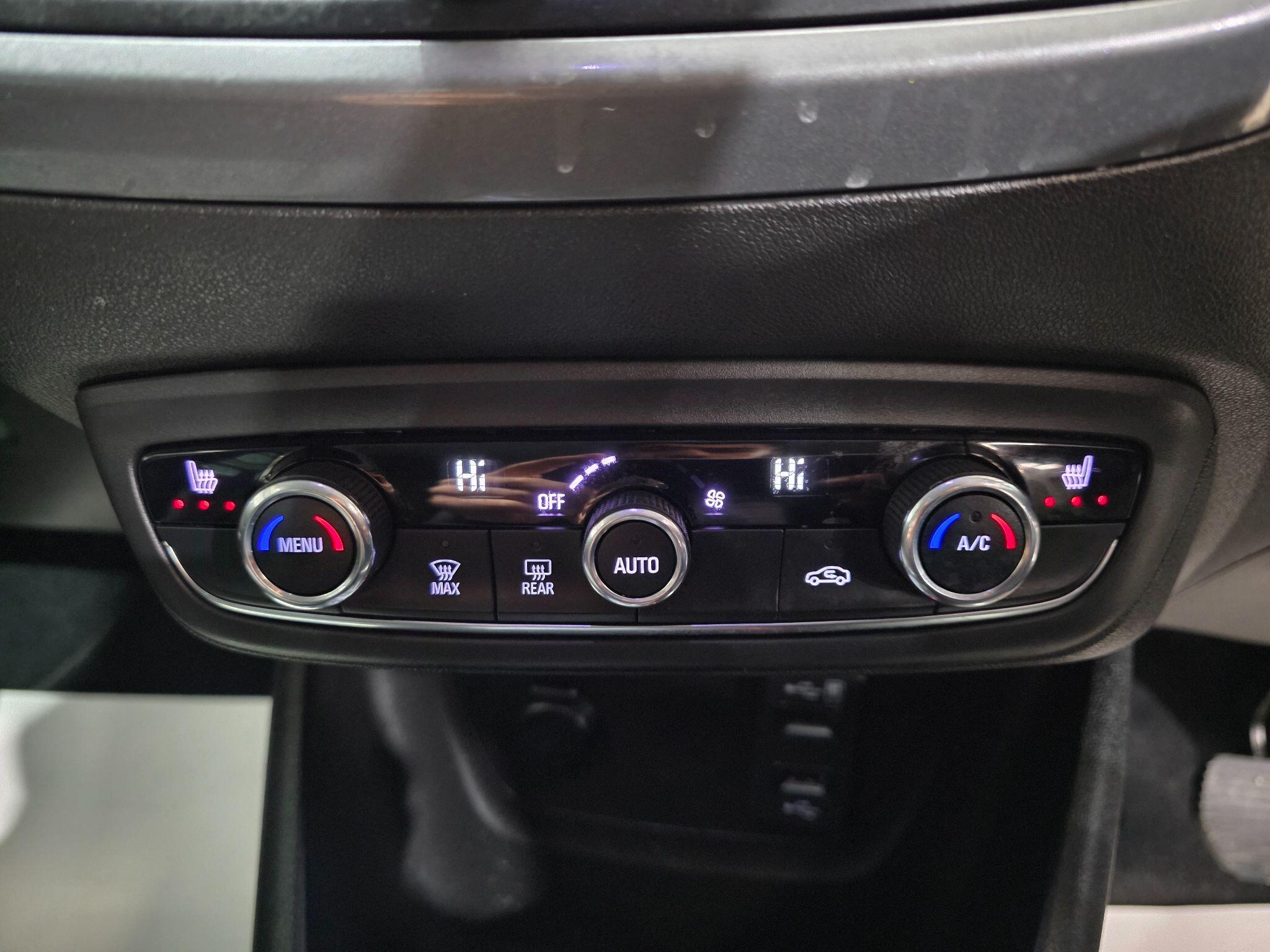 Vauxhall Crossland view 10