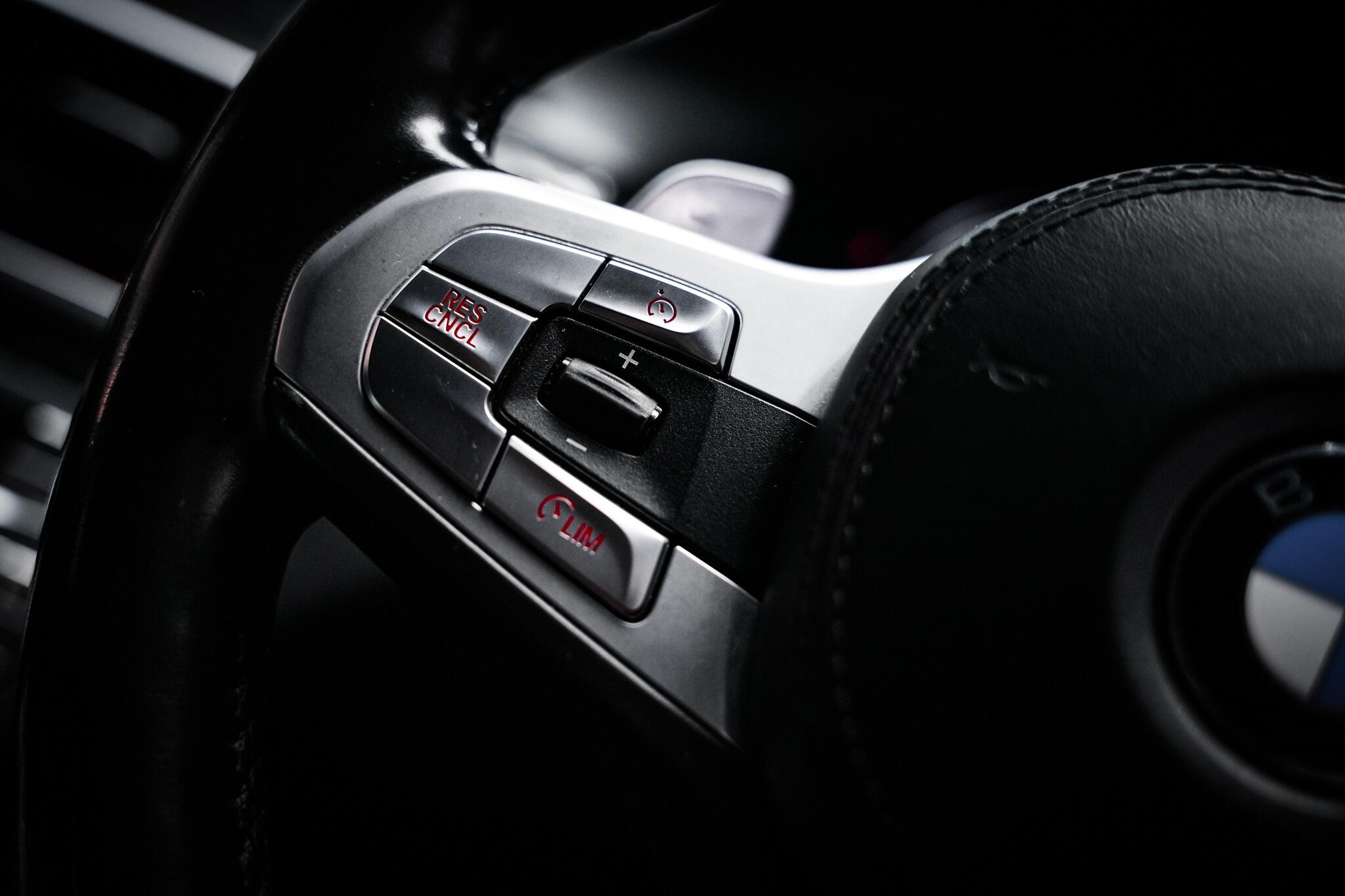 BMW 7 Series view 49