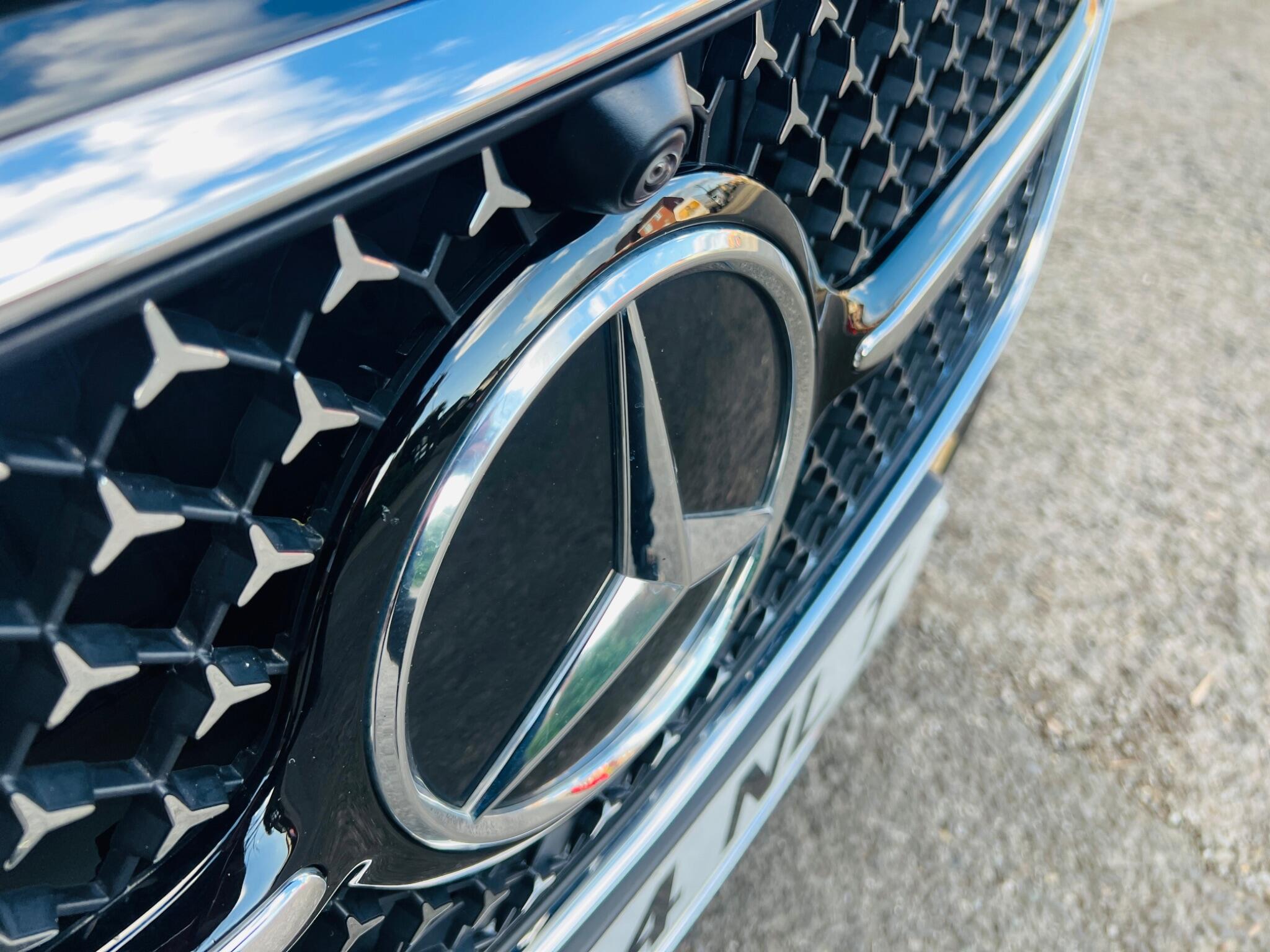 Mercedes-Benz E Class view 38