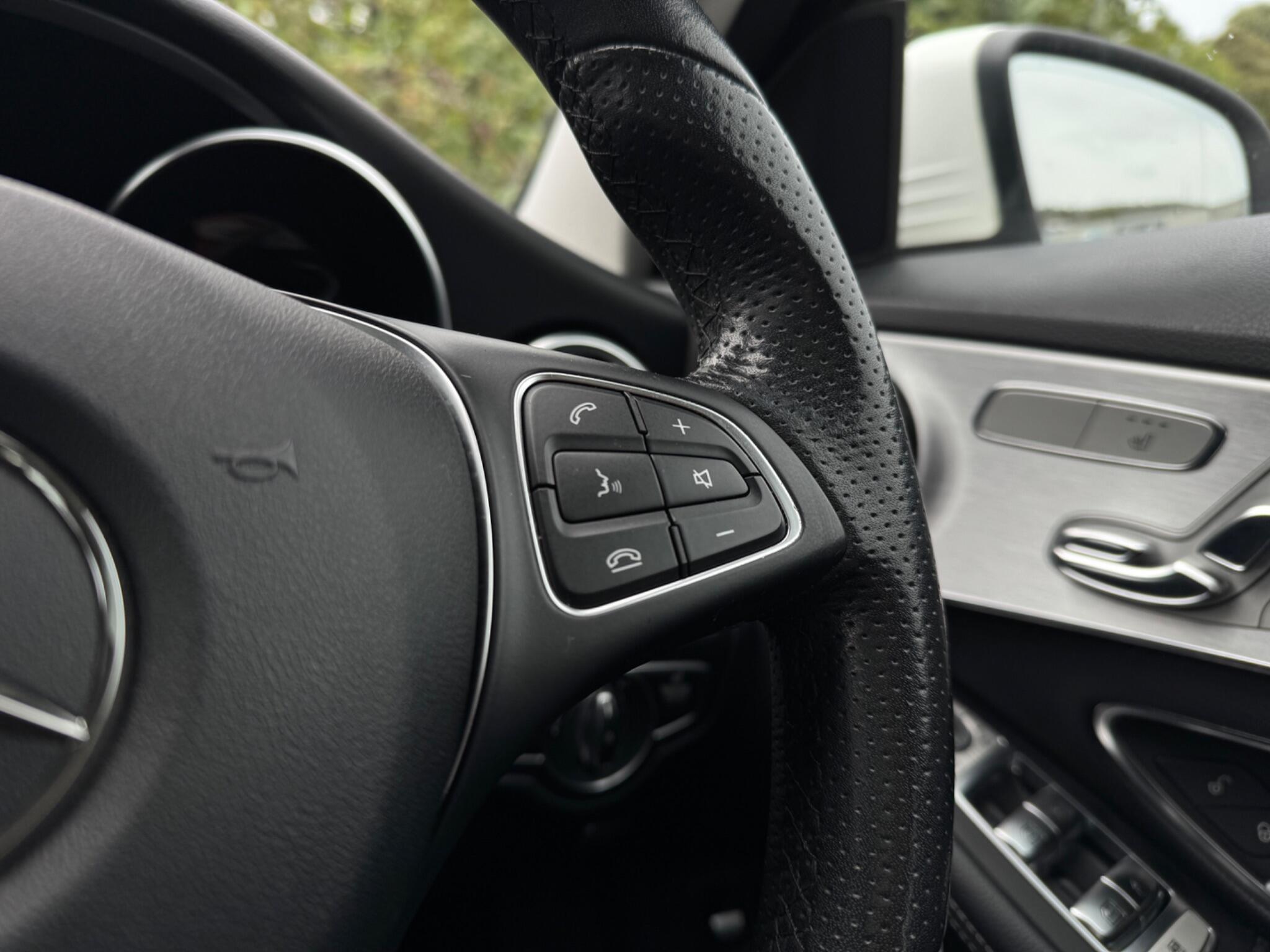 Mercedes-Benz C-Class view 29