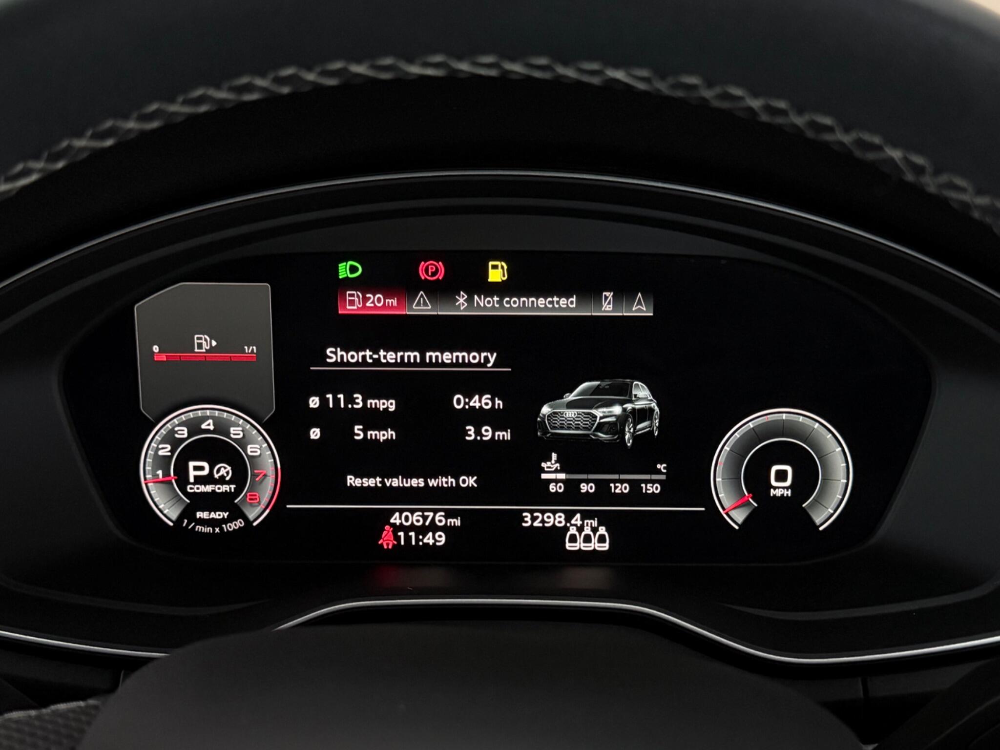 Audi Q5 view 16