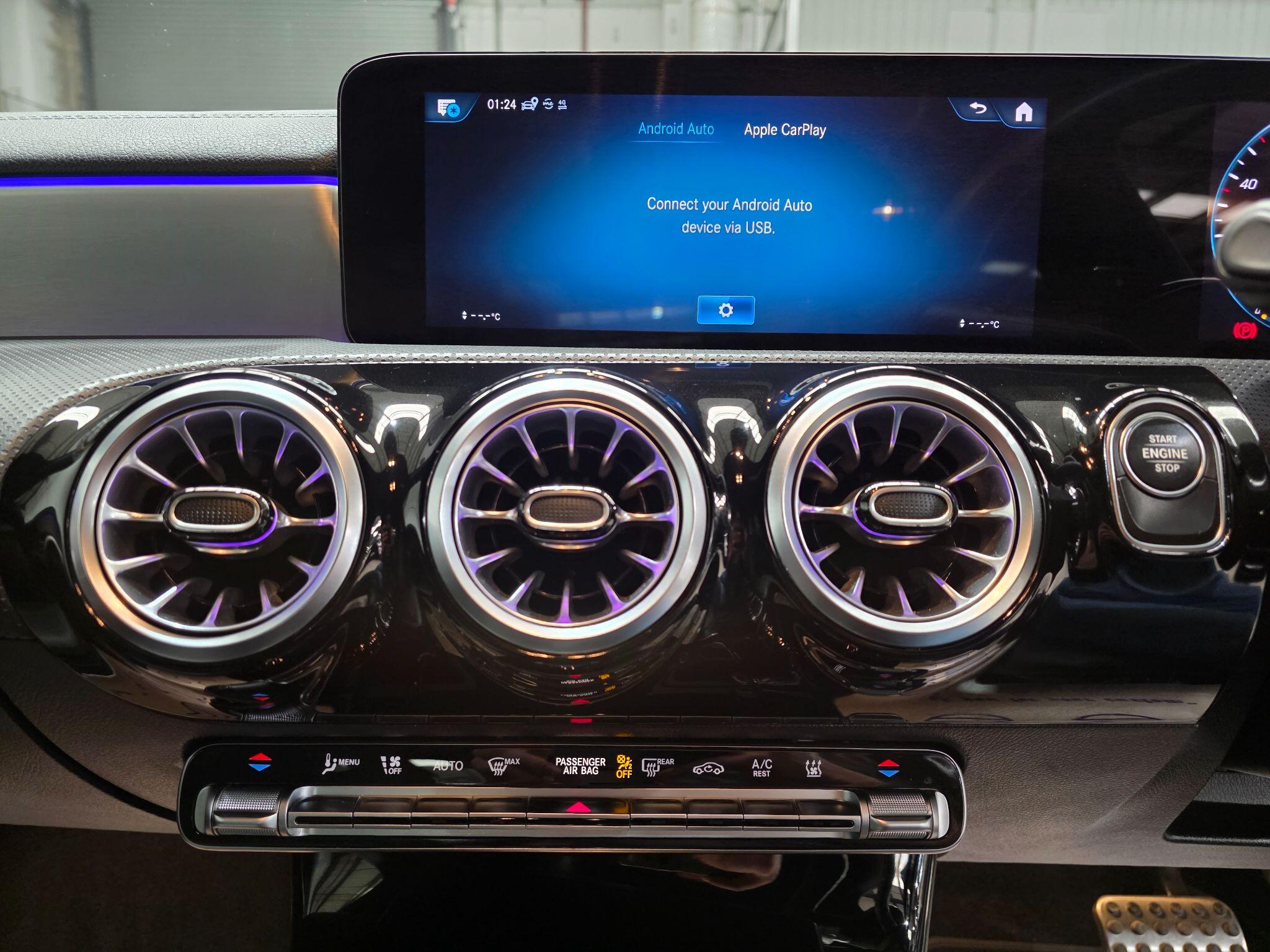 Mercedes-Benz Cla view 9