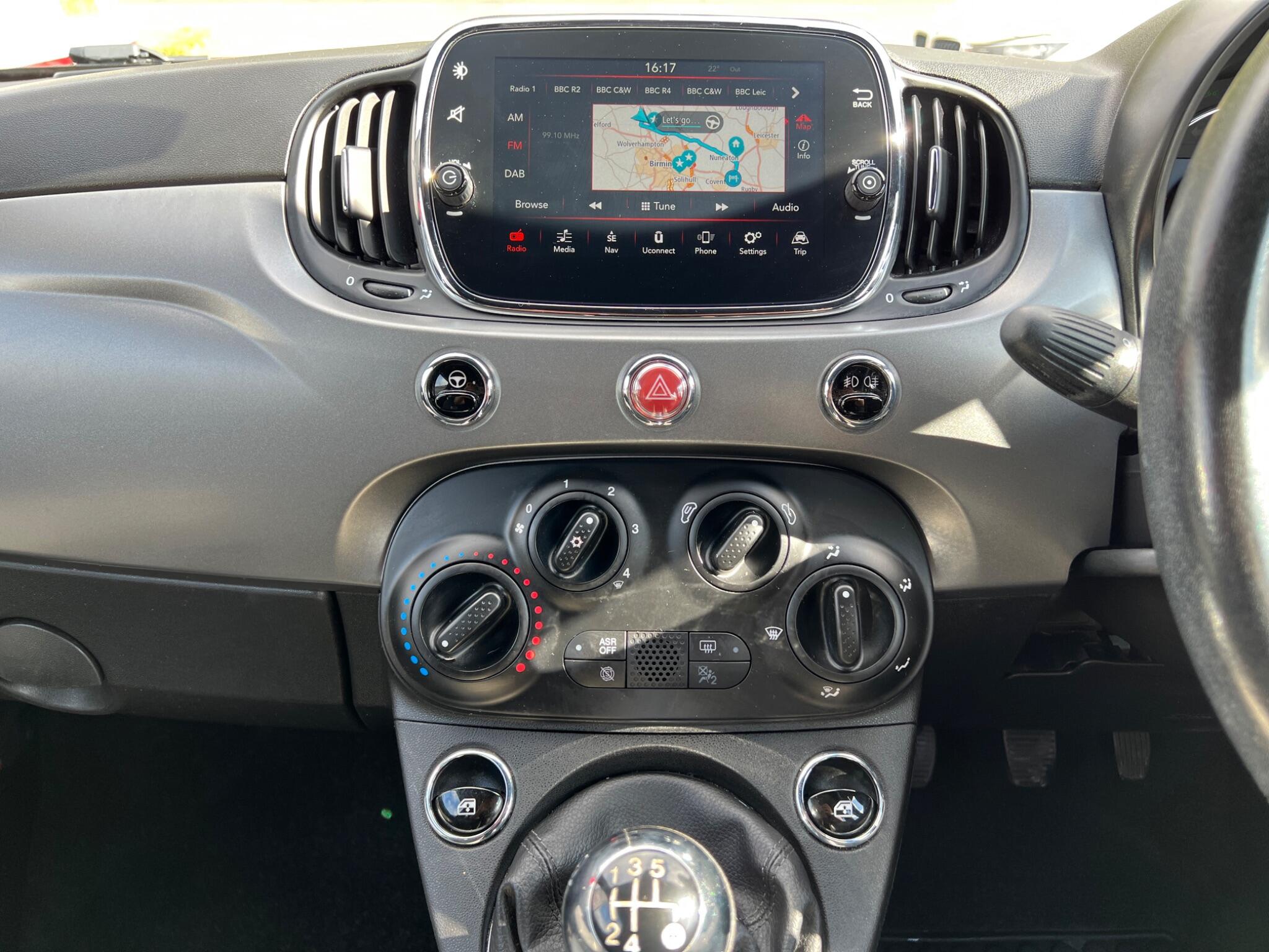 2016 Fiat 500 image 29