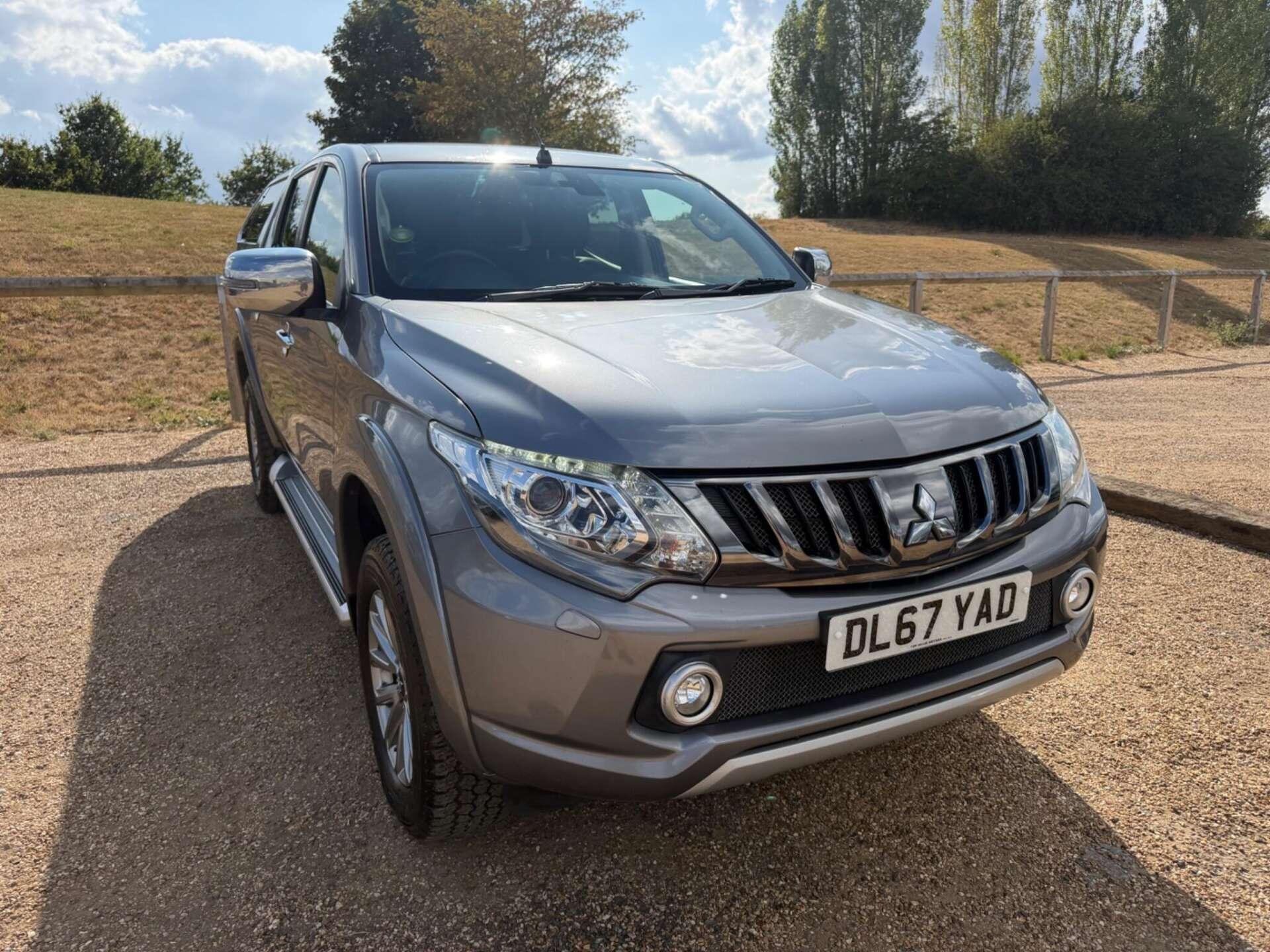Mitsubishi L200 main image