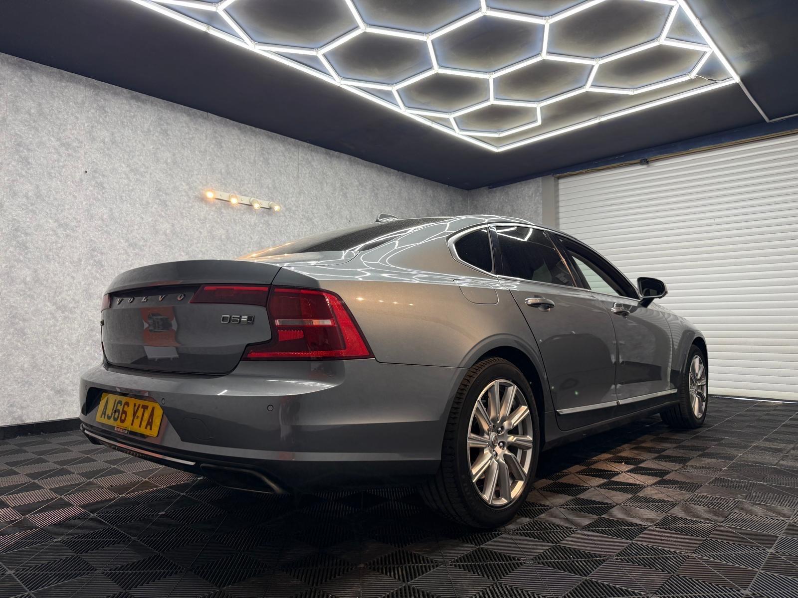 Volvo S90 view 4