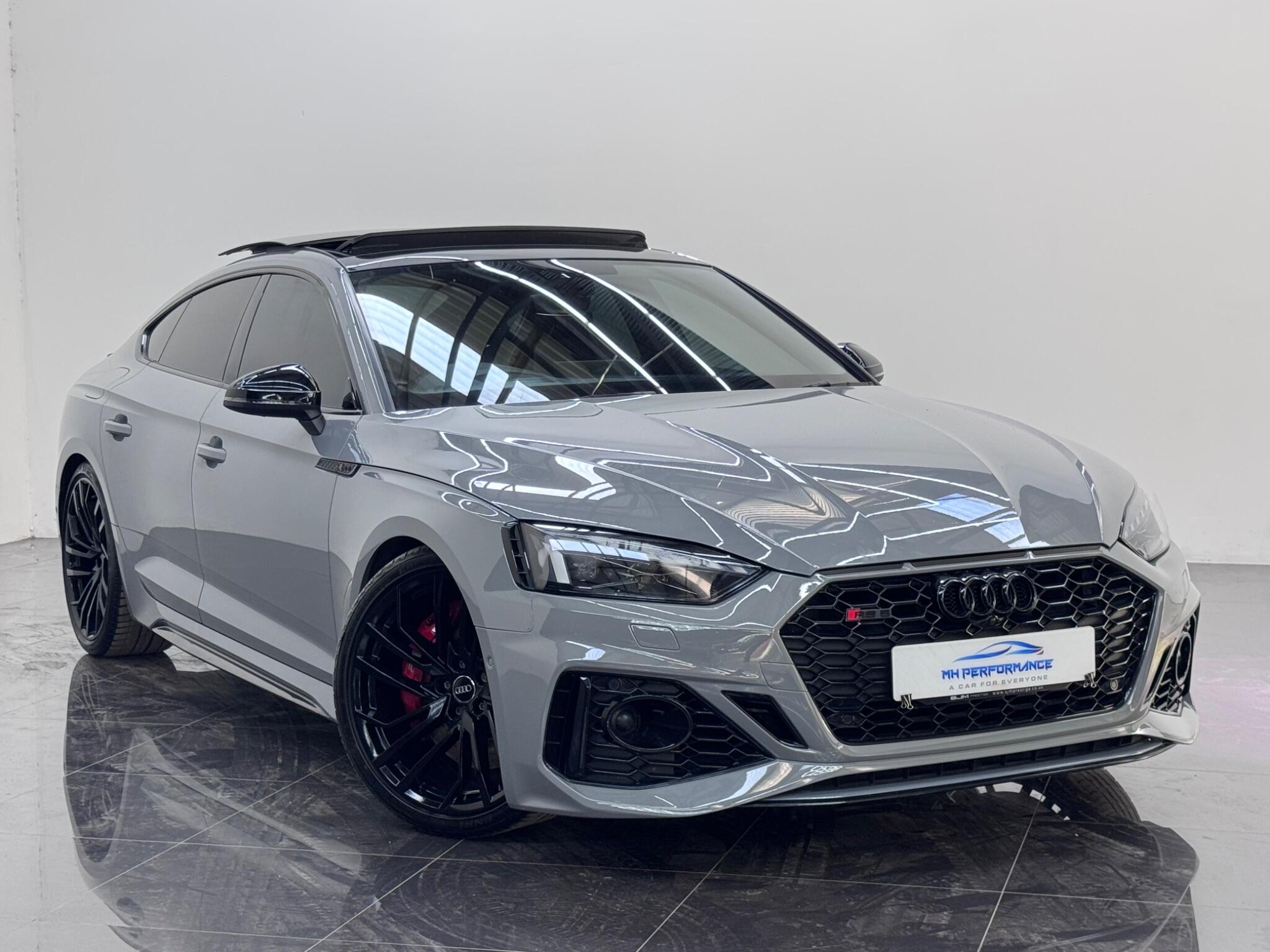 Audi RS5 view 3