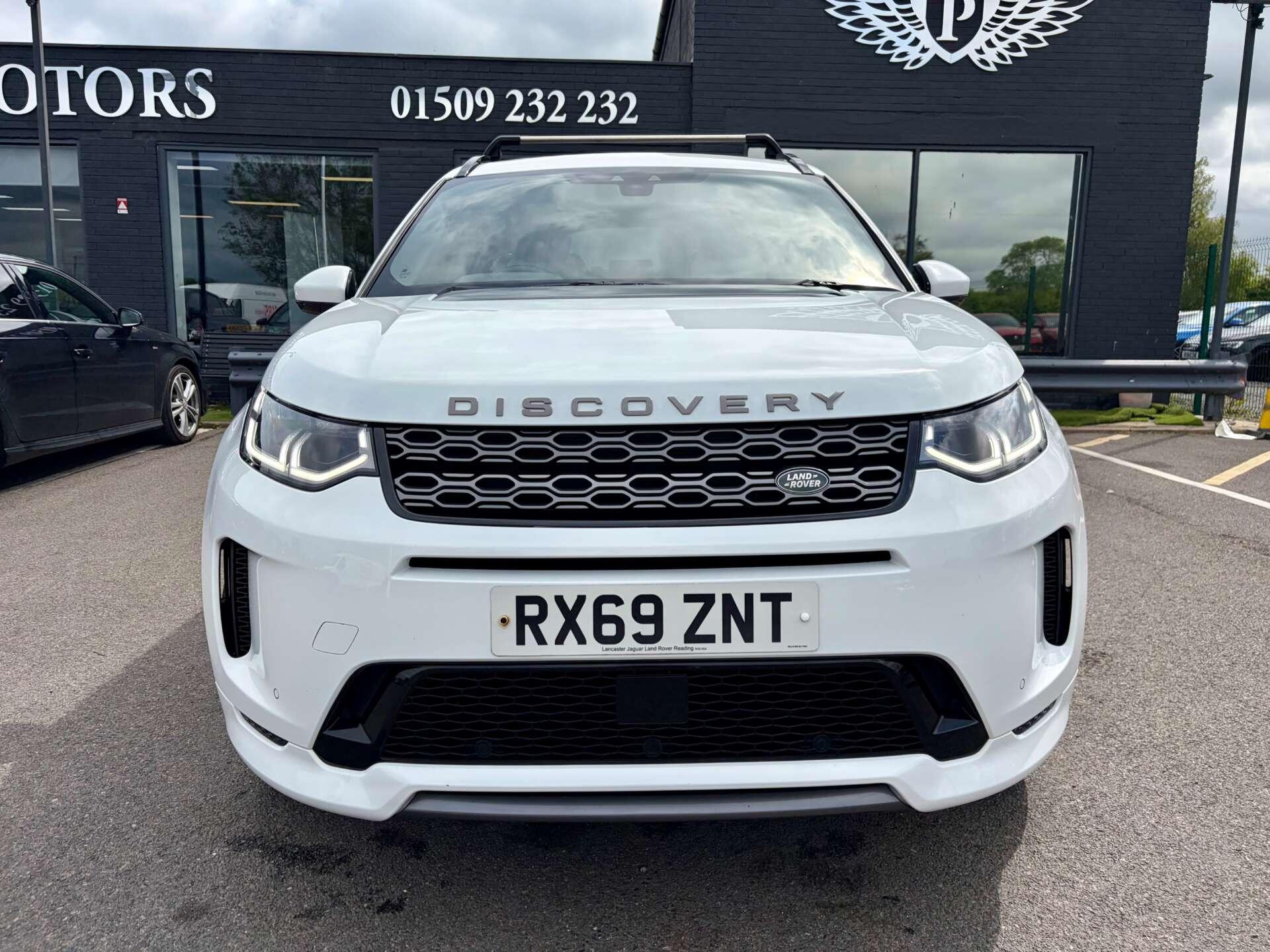 Land Rover Discovery Sport view 3