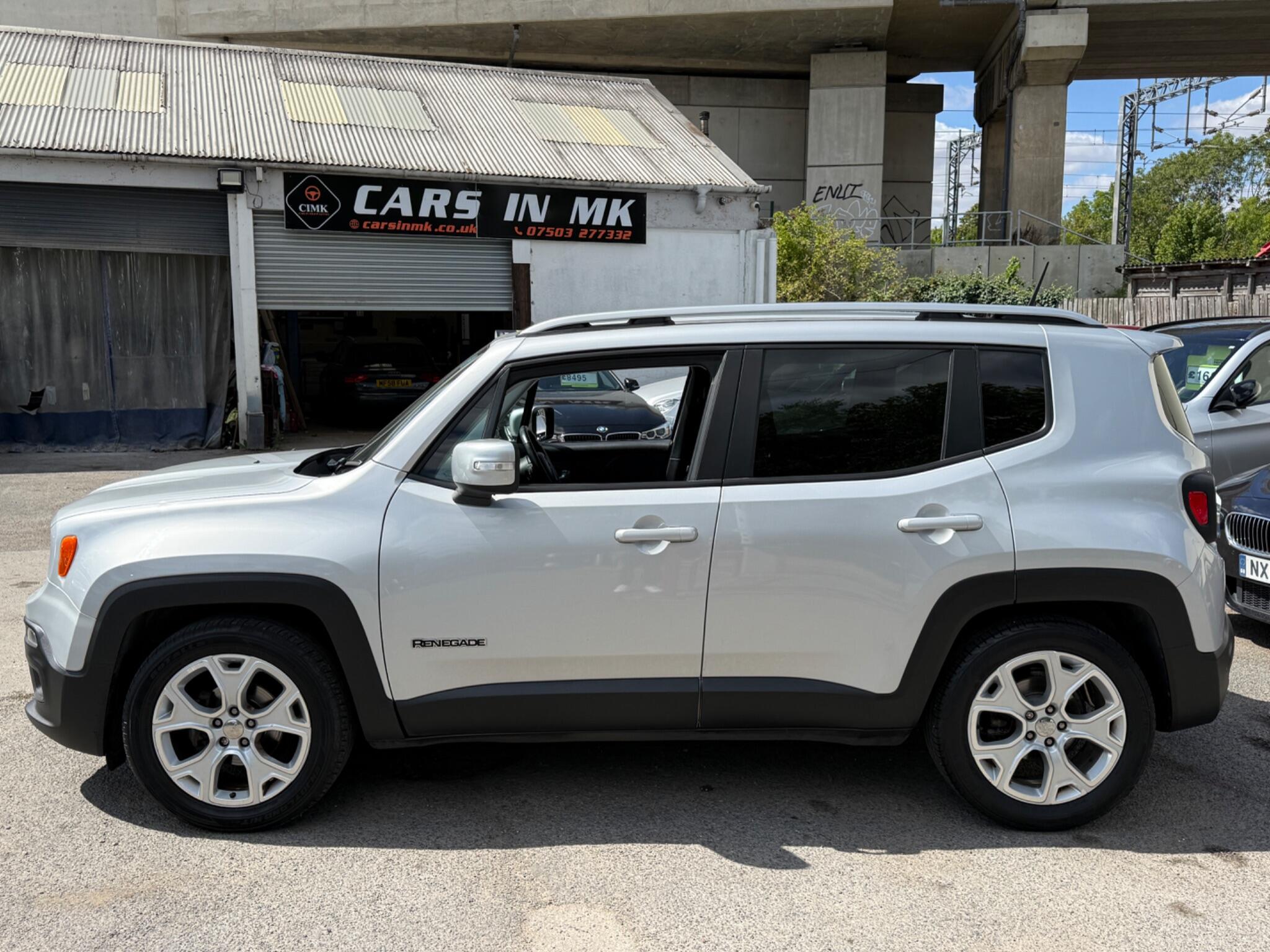Jeep Renegade - Image 10