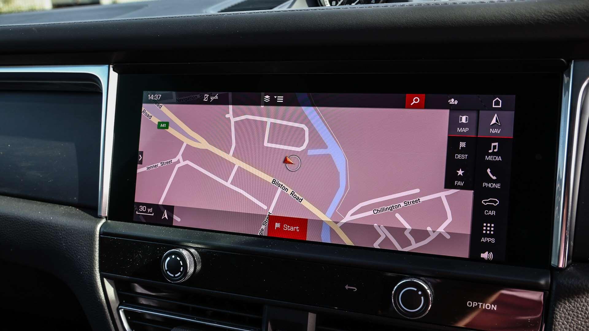 Porsche Macan view 18