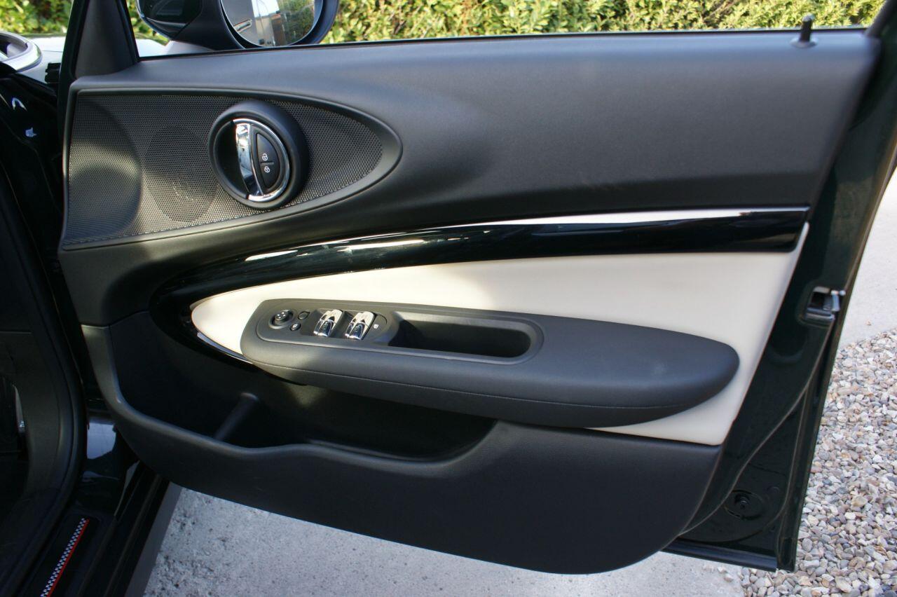 Mini Clubman view 44
