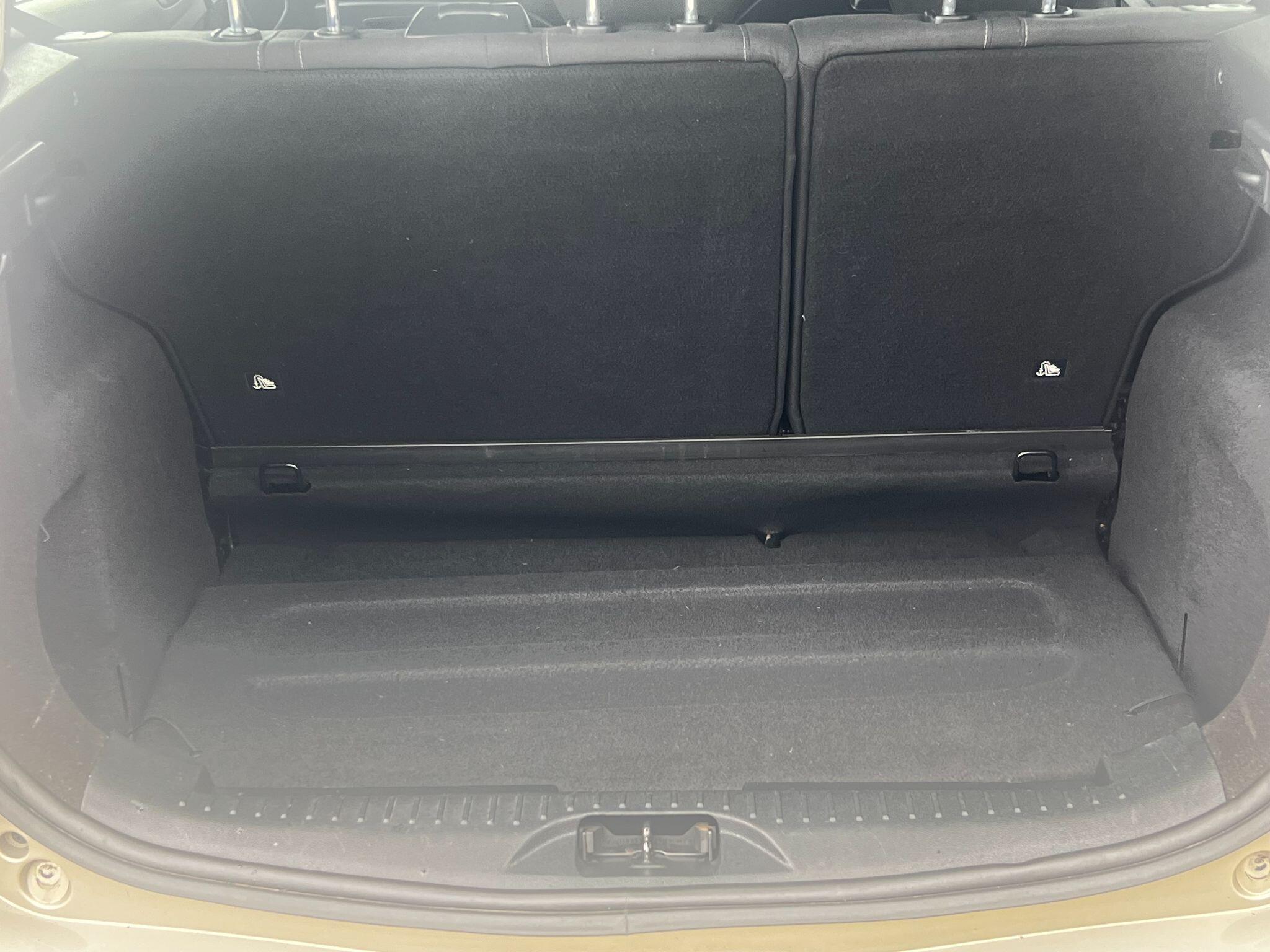 Ford B-Max view 38