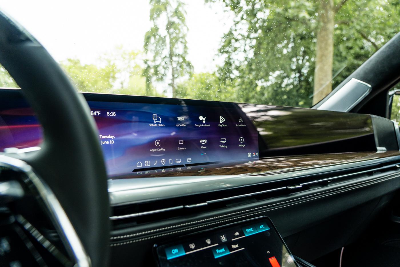 Cadillac Escalade view 30