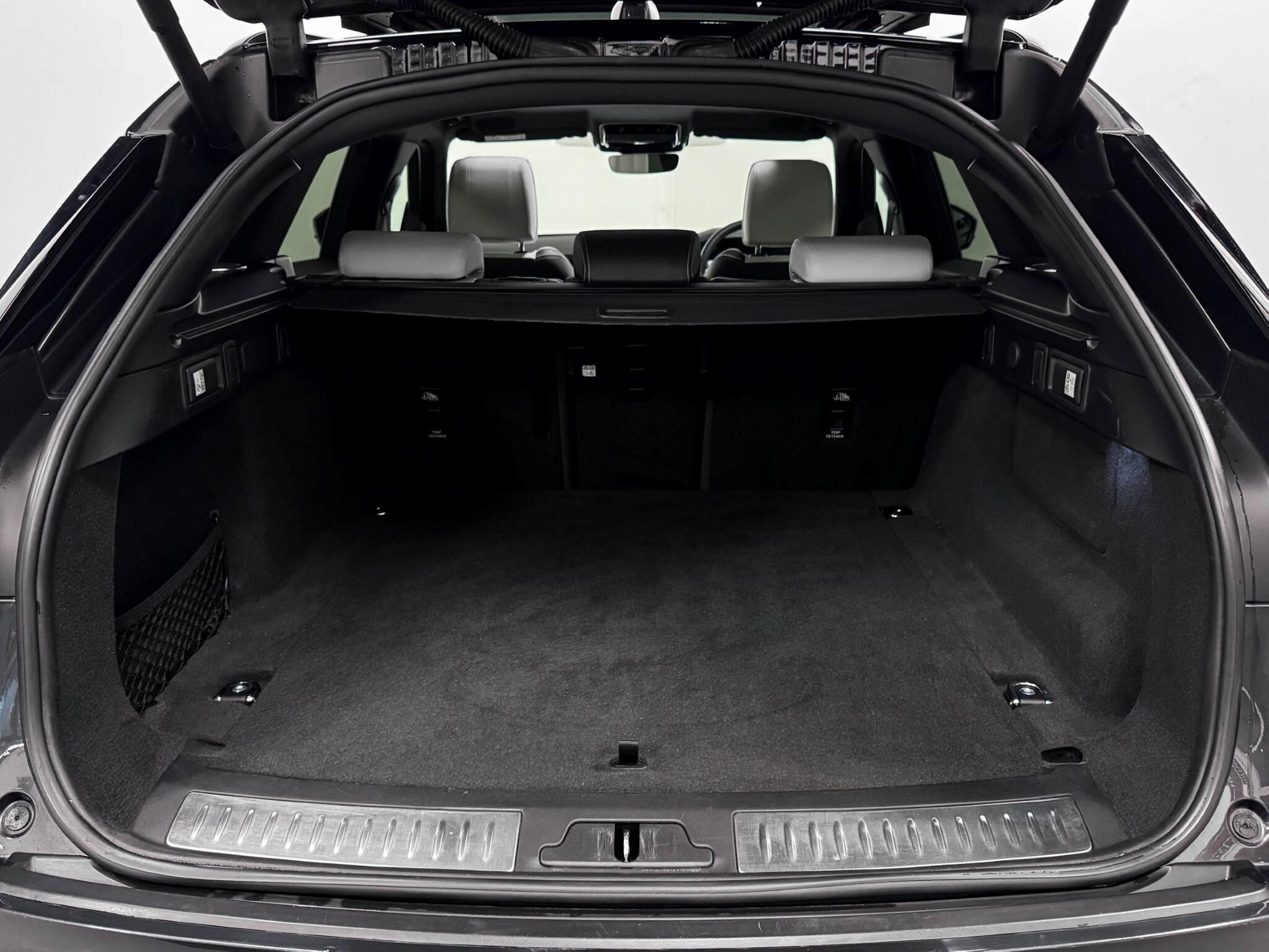Land Rover Range Rover Velar view 7