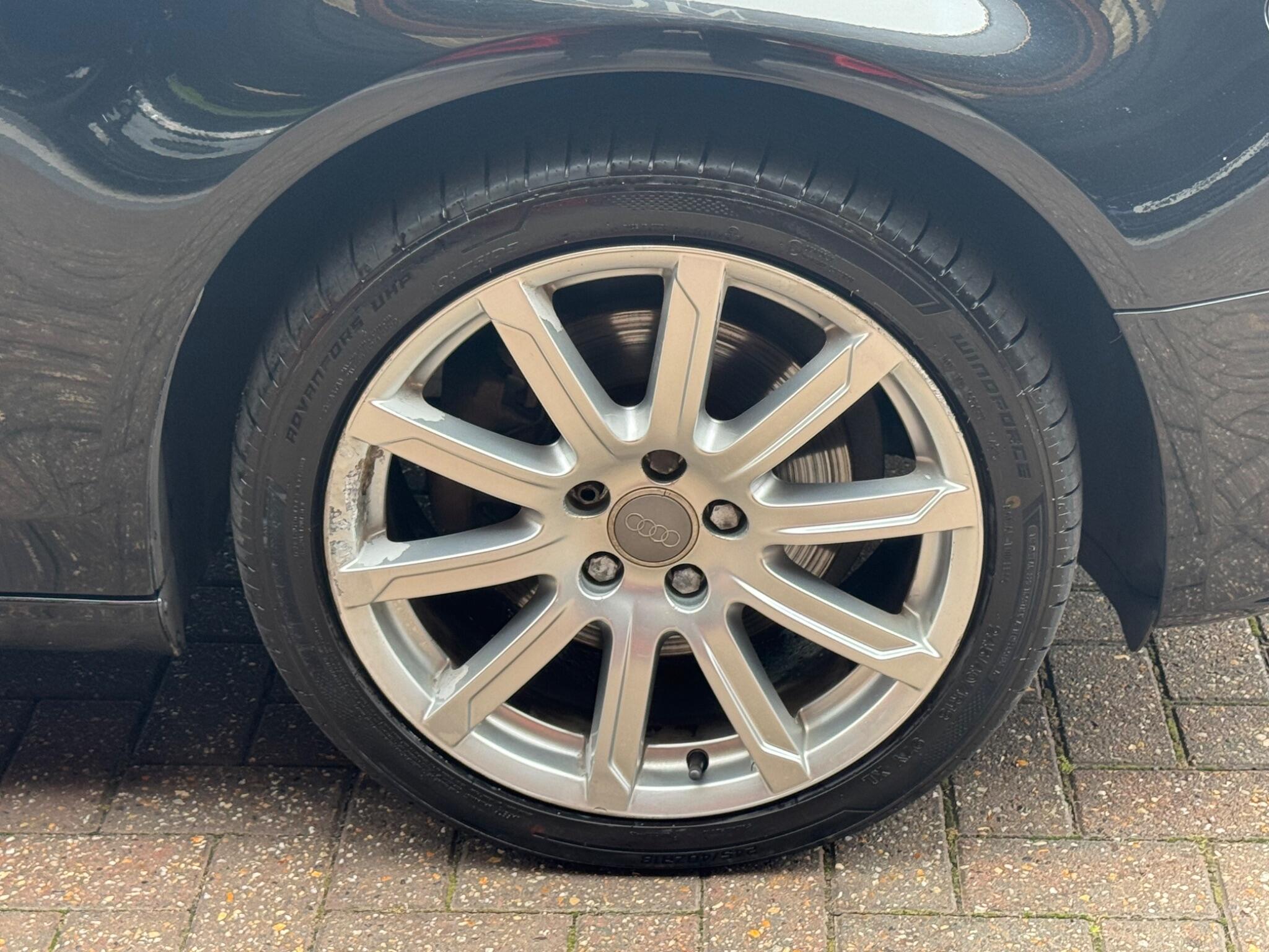 Audi A4 view 28