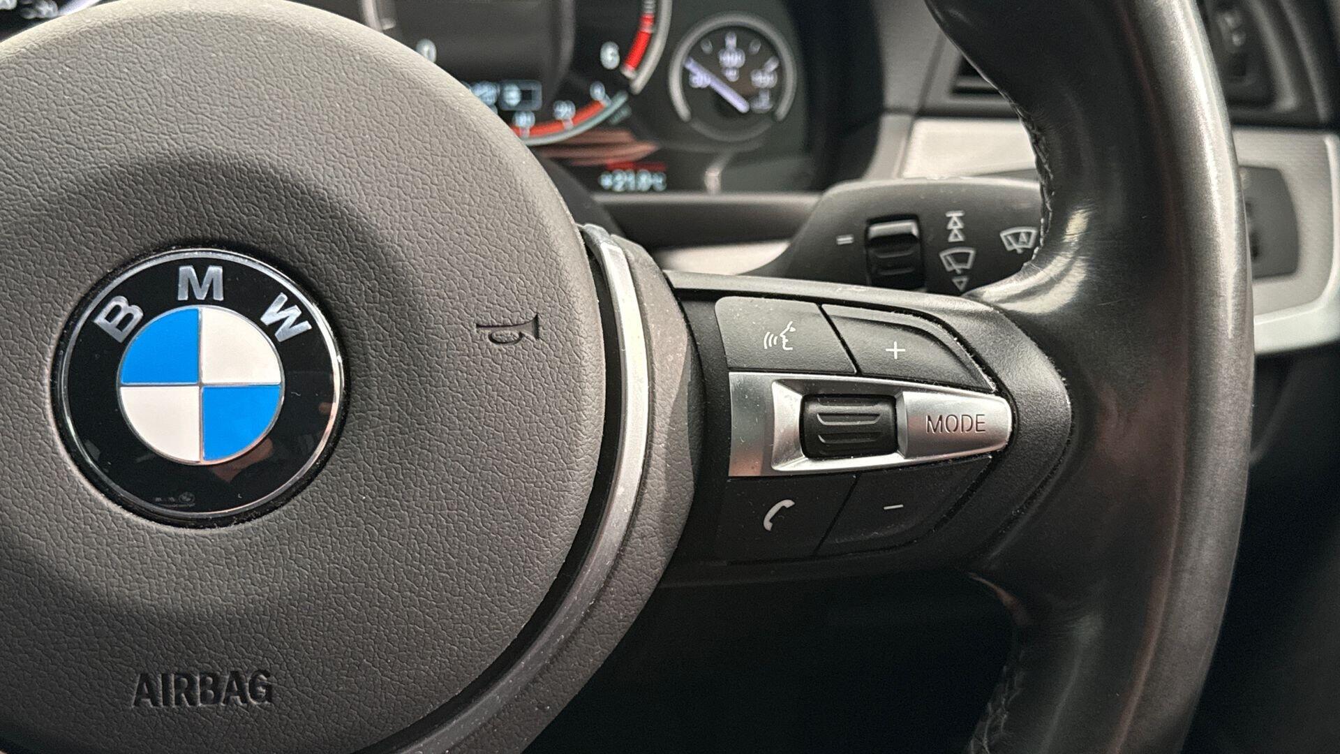 BMW 5 Series view 19