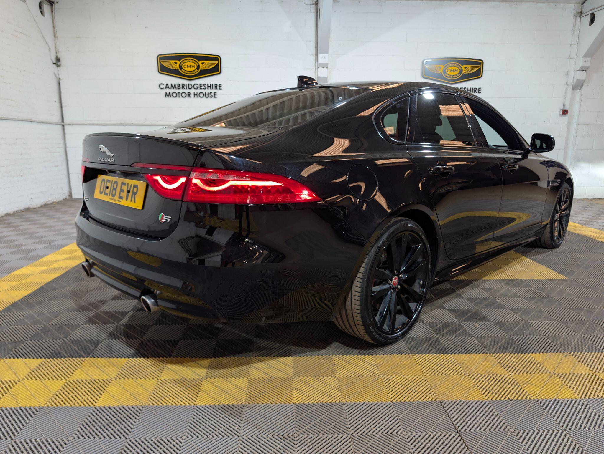 Jaguar XF view 3