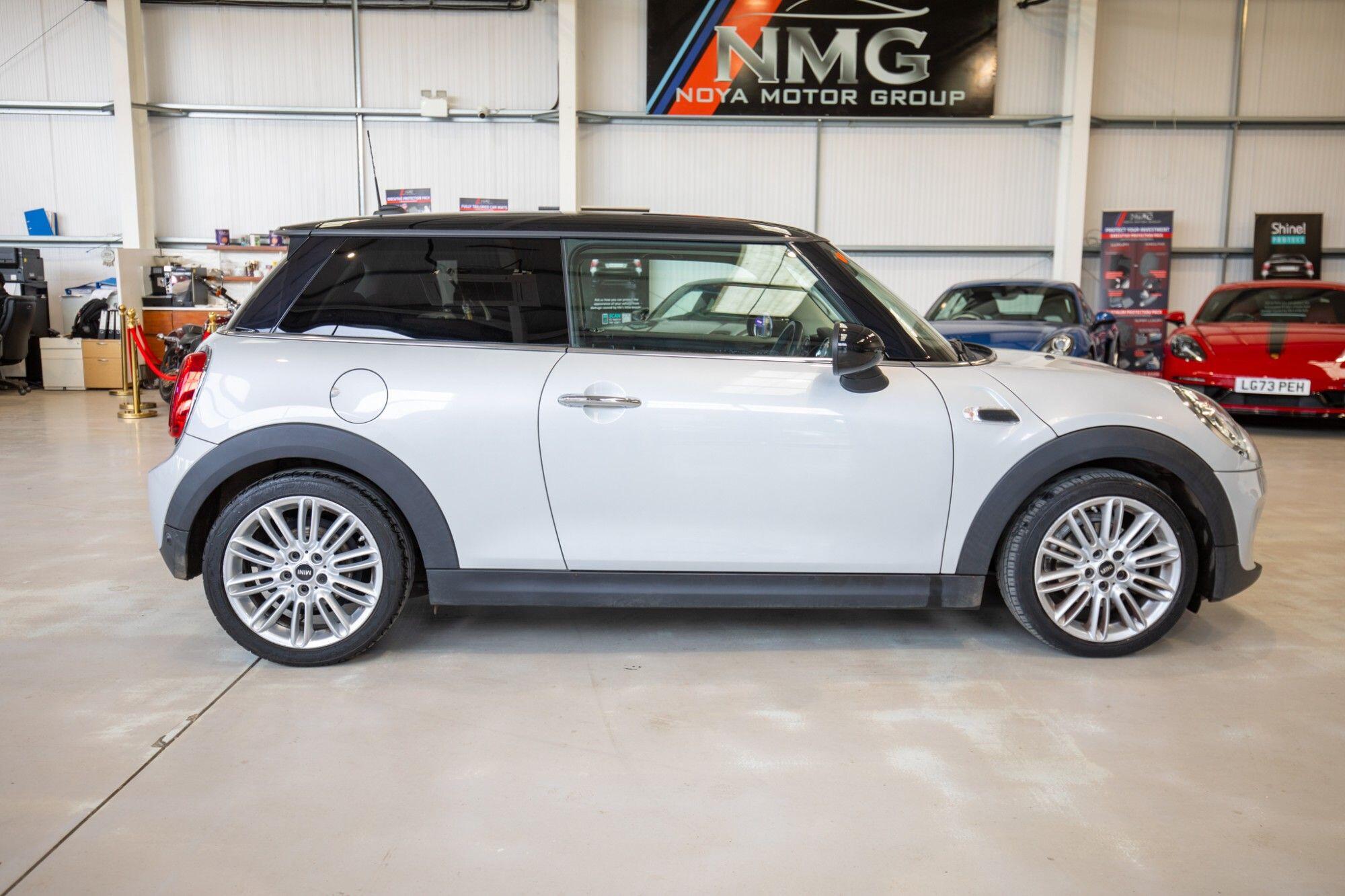 Mini Hatch view 8
